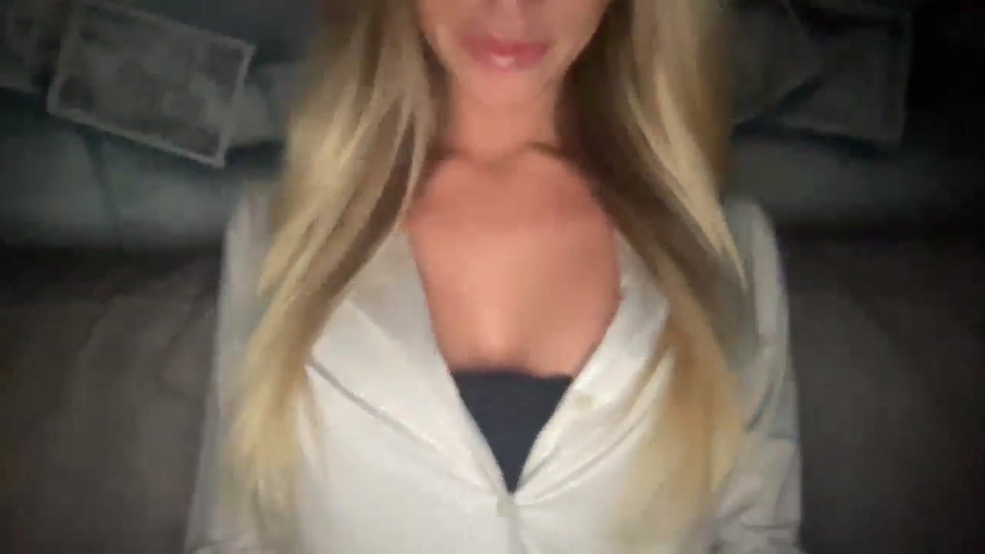 Gallery image thumbnail from Sophiaamay's myfreecams stream on, 11/19/2024, 21:28 image 5 of 20