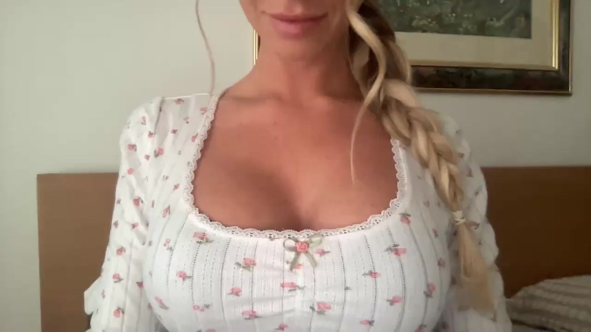 Gallery image thumbnail from Sophiaamay's myfreecams stream on, 11/22/2024, 12:00 image 1 of 20
