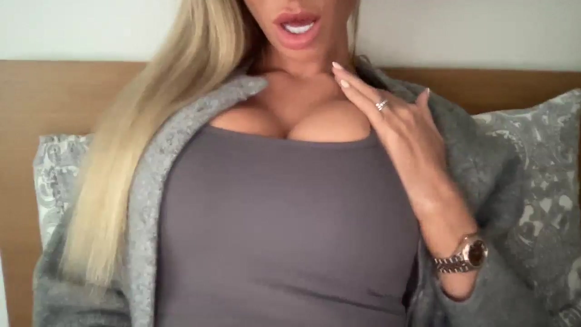 Gallery image thumbnail from Sophiaamay's myfreecams stream on, 02/15/2025, 13:42 image 6 of 20