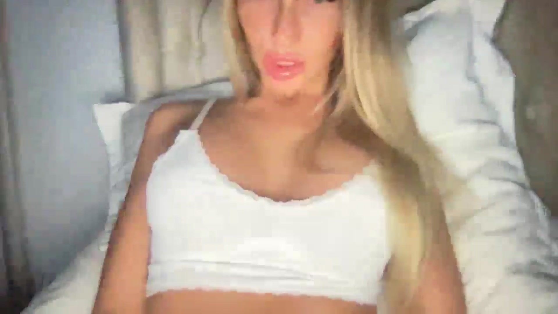 Gallery image thumbnail from Sophiaamay's myfreecams stream on, 02/17/2025, 02:25 image 9 of 20
