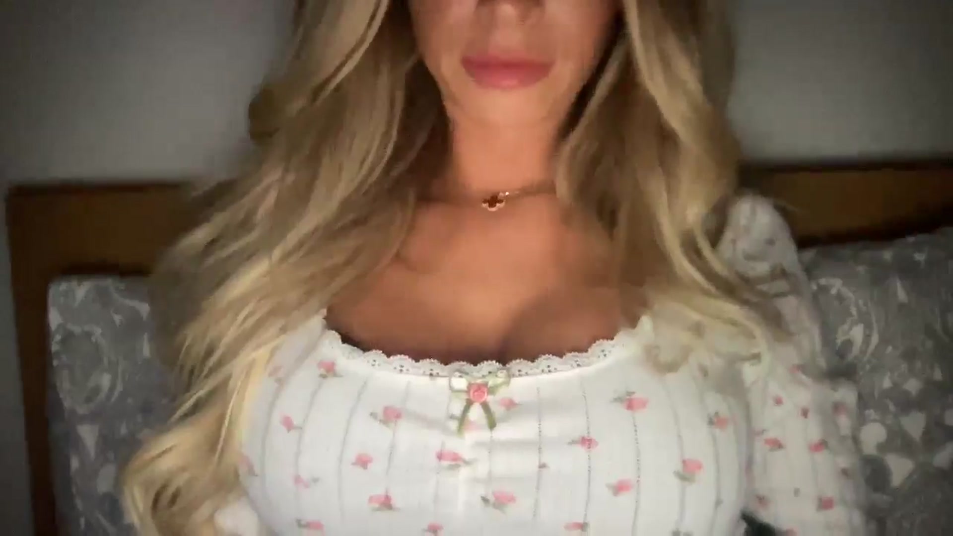 Gallery image thumbnail from Sophiaamay's myfreecams stream on, 03/28/2025, 22:46 image 7 of 20