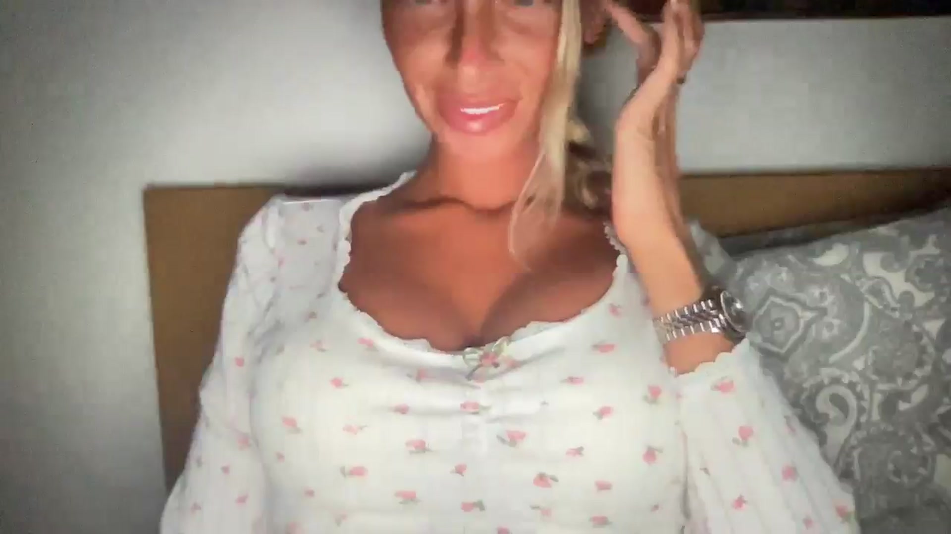Gallery image thumbnail from Sophiaamay's myfreecams stream on, 05/15/2025, 20:58 image 7 of 20