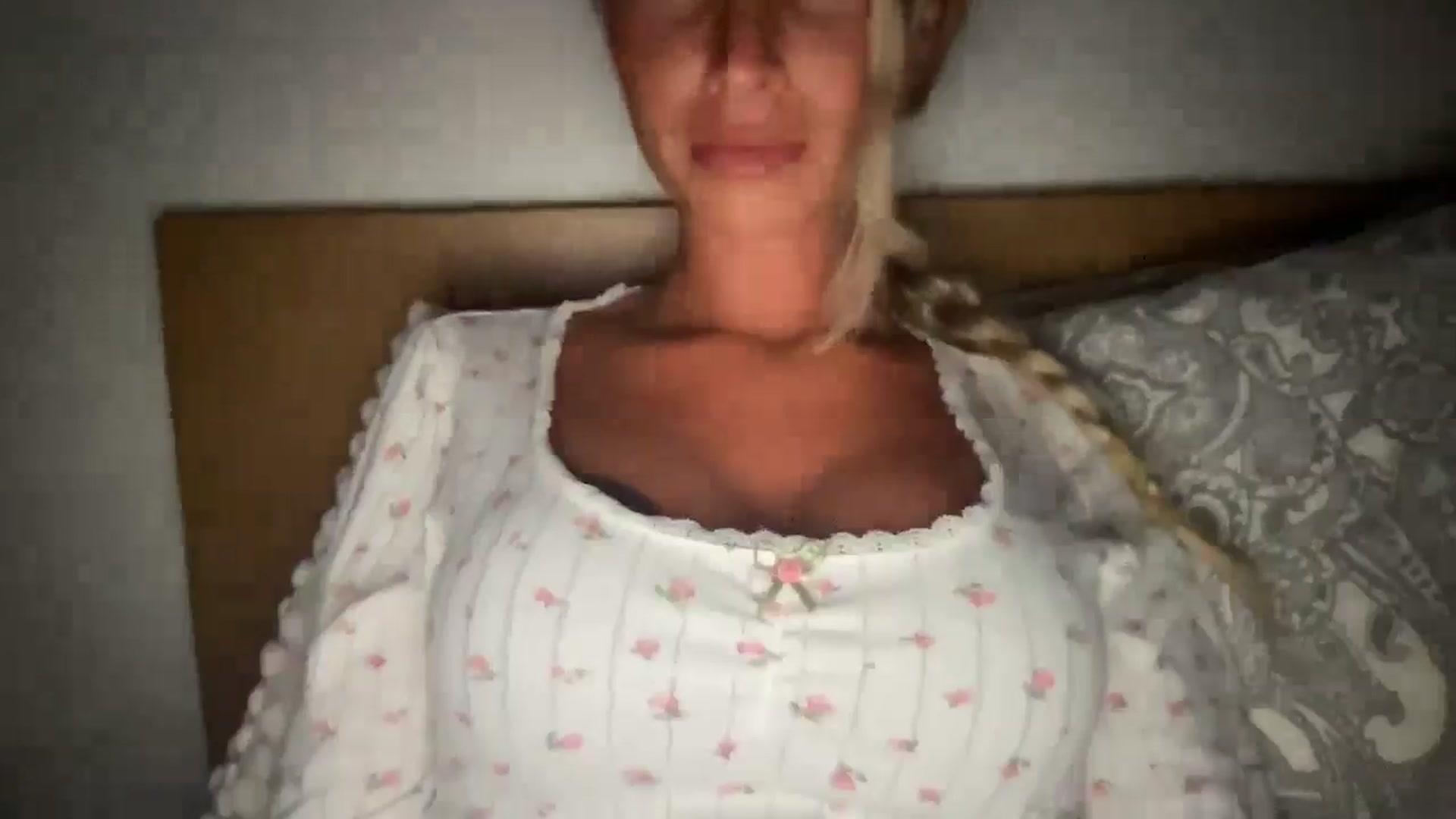 Gallery image thumbnail from Sophiaamay's myfreecams stream on, 05/15/2025, 21:49 image 19 of 20