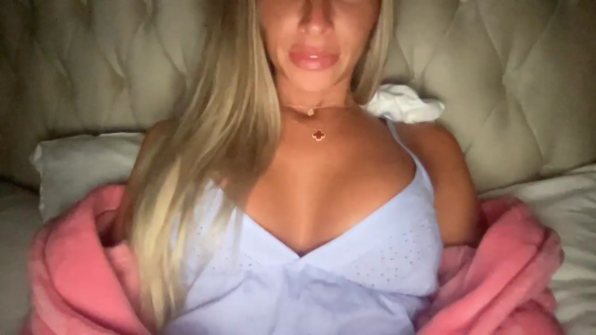 Gallery image thumbnail from Sophiaamay's myfreecams stream on, 05/20/2025, 22:11 image 6 of 20