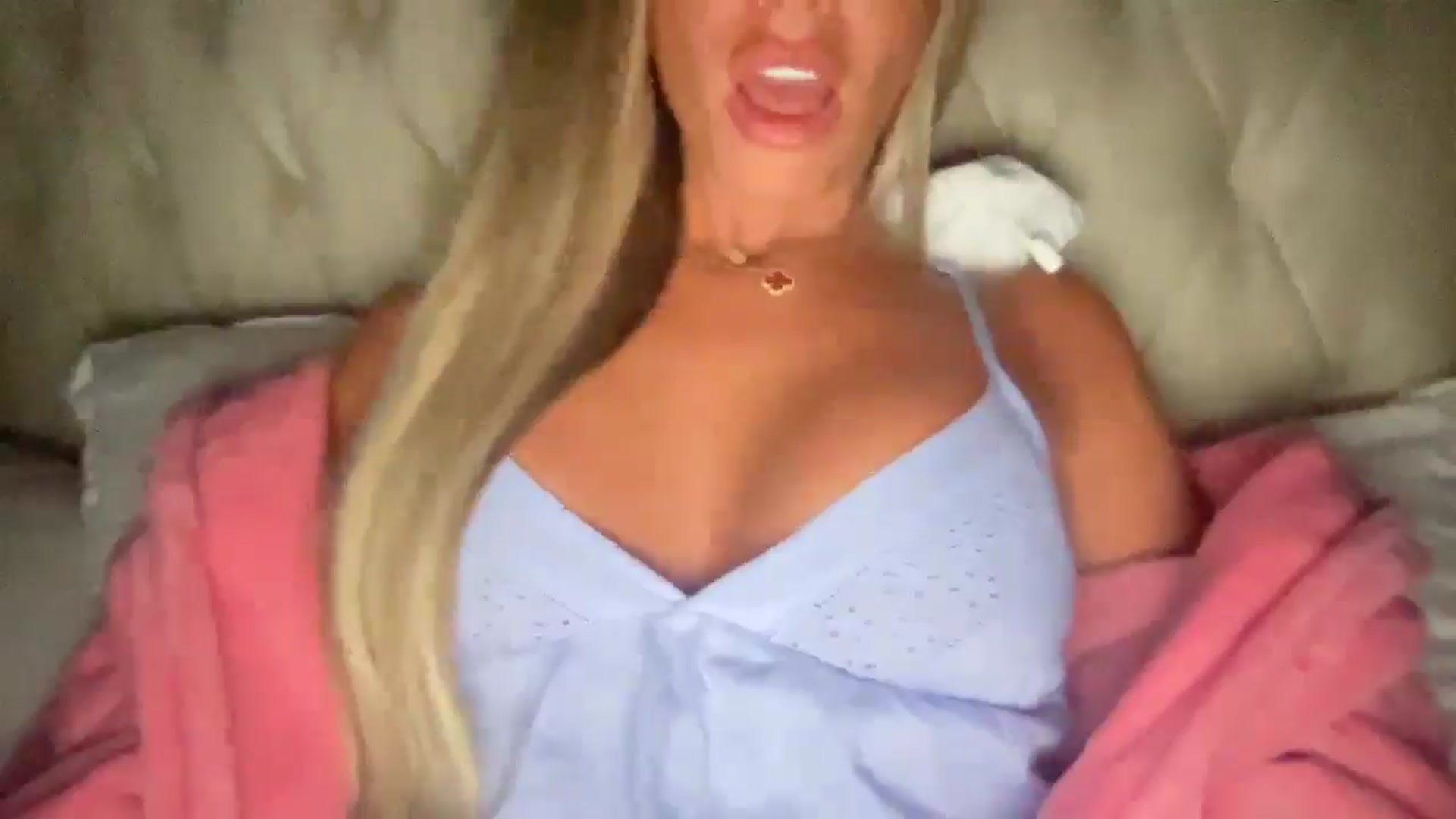 Gallery image thumbnail from Sophiaamay's myfreecams stream on, 05/20/2025, 22:11 image 13 of 20