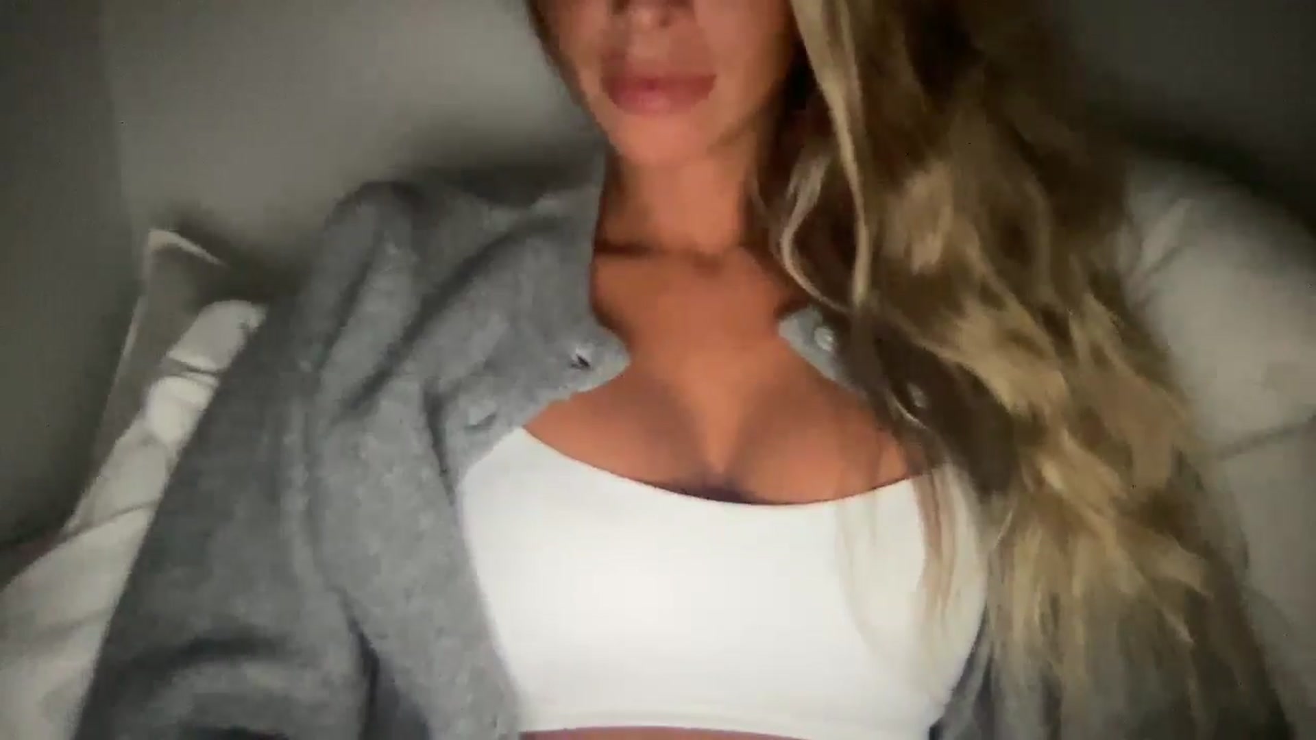 Gallery image thumbnail from Sophiaamay's myfreecams stream on, 06/02/2025, 24:17 image 15 of 20