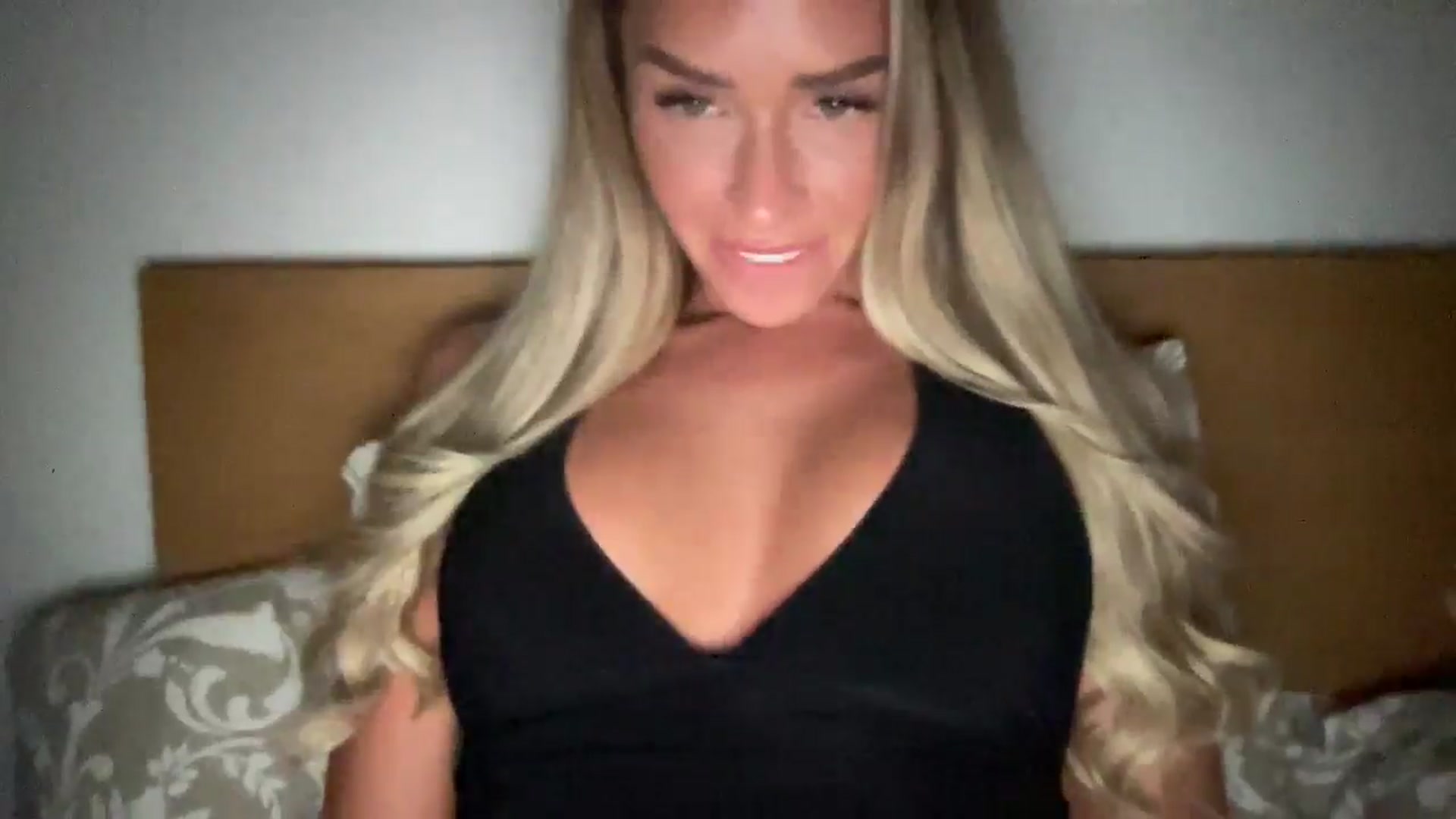 Gallery image thumbnail from Sophiaamay's myfreecams stream on, 09/09/2025, 19:34 image 8 of 20