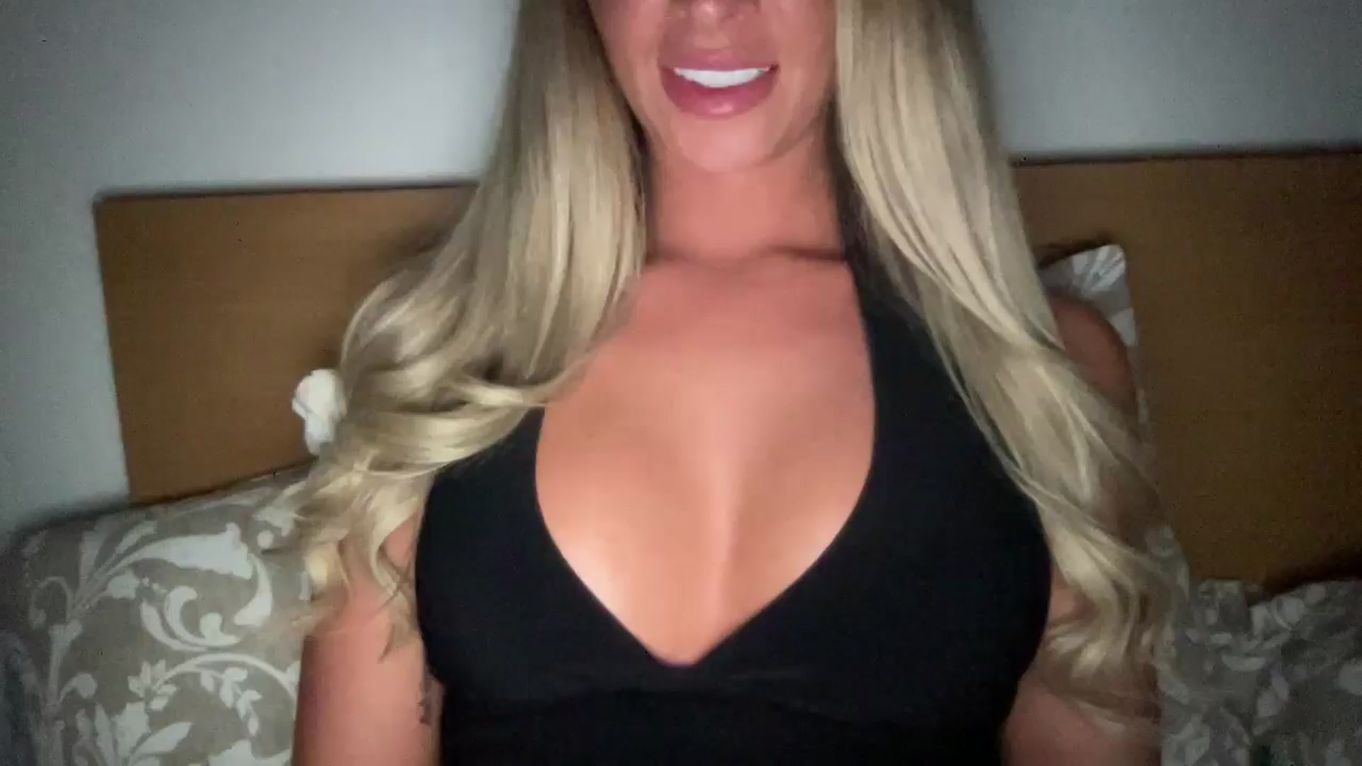 Gallery image thumbnail from Sophiaamay's myfreecams stream on, 09/09/2025, 19:34 image 5 of 20