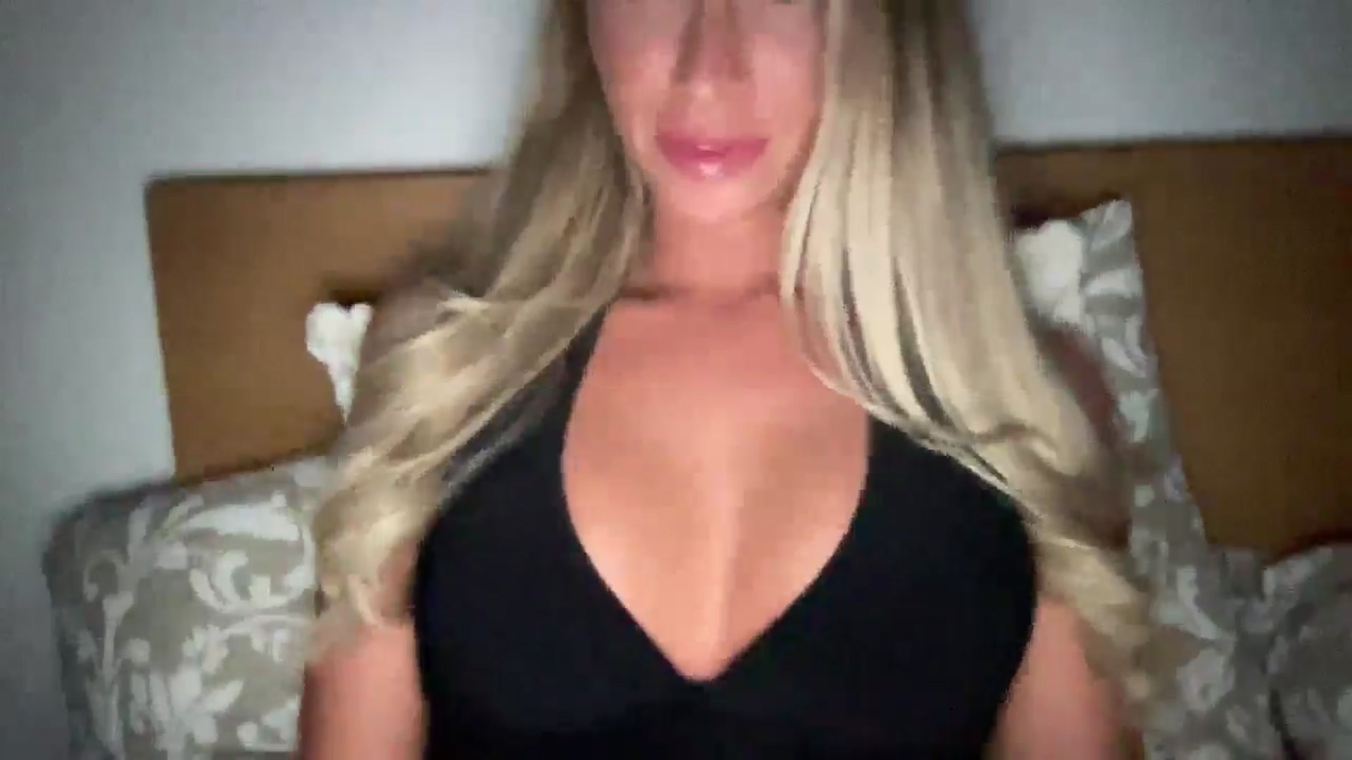 Gallery image thumbnail from Sophiaamay's myfreecams stream on, 09/09/2025, 19:34 image 2 of 20