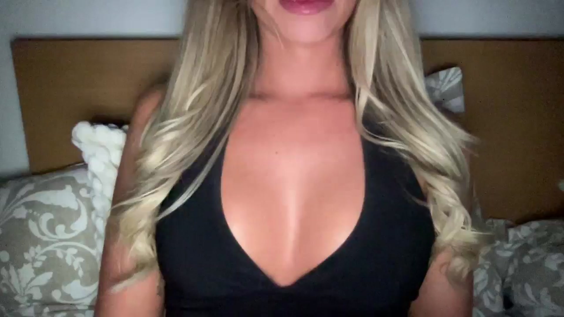 Gallery image thumbnail from Sophiaamay's myfreecams stream on, 09/09/2025, 20:44 image 19 of 20