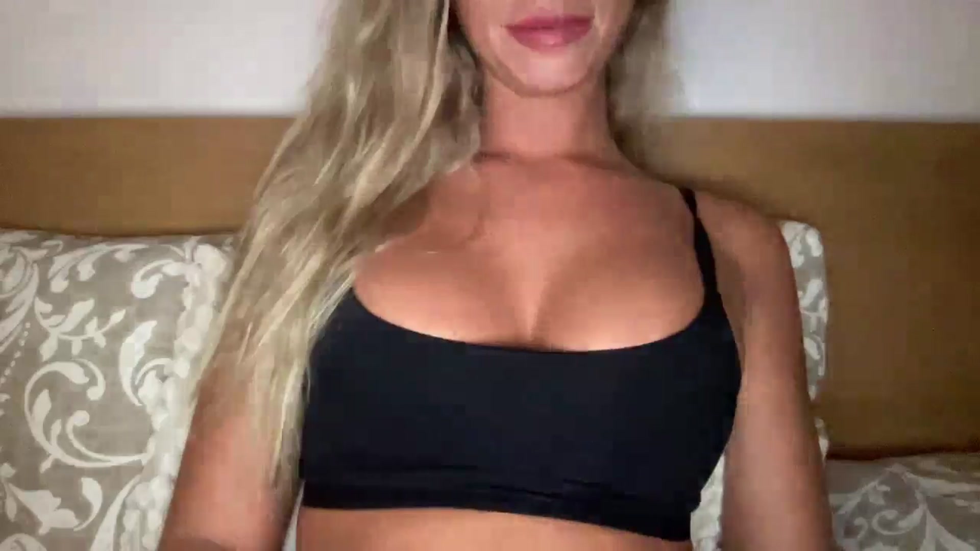 Gallery image thumbnail from Sophiaamay's myfreecams stream on, 09/14/2025, 21:49 image 16 of 20