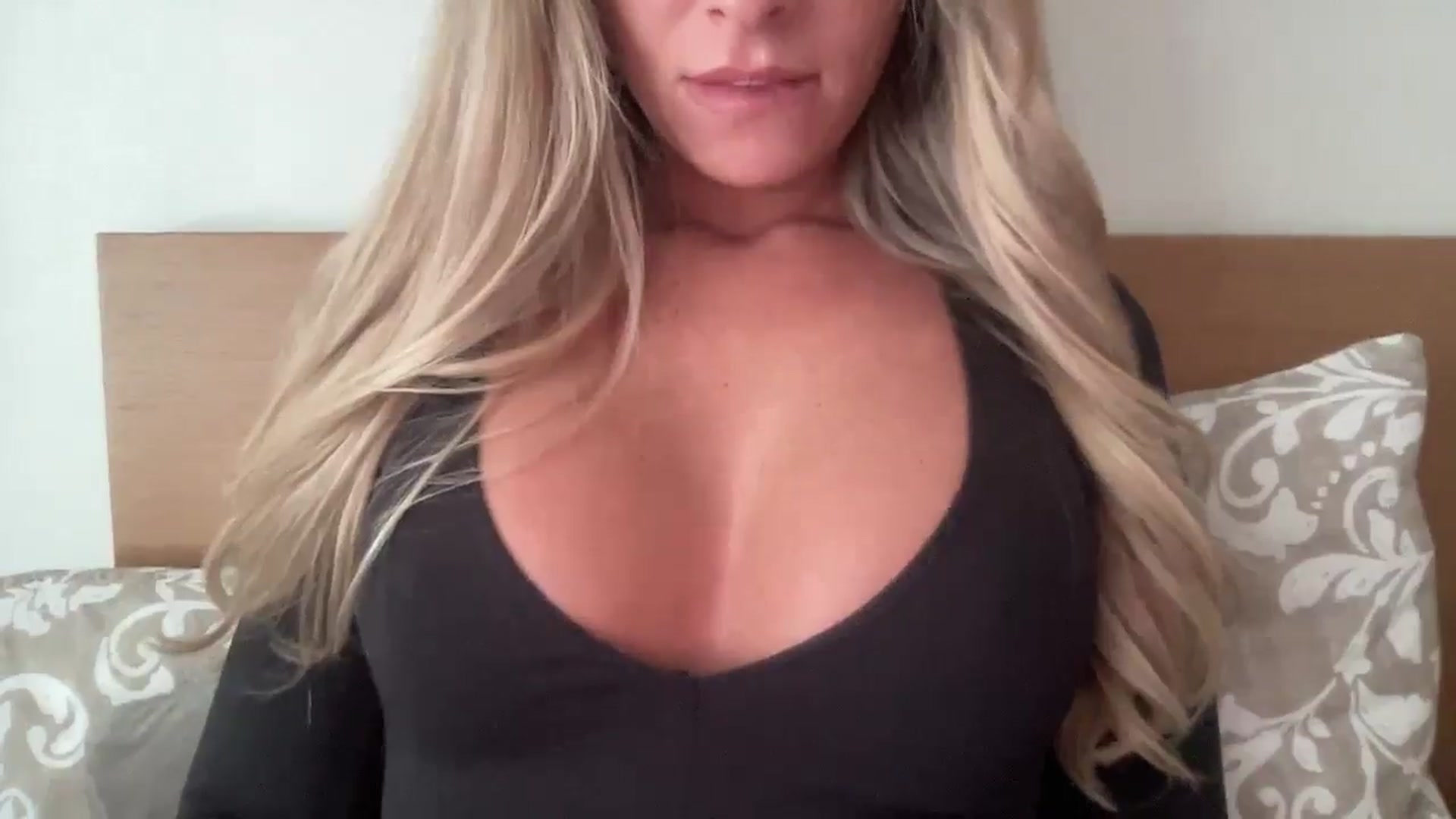 Gallery image thumbnail from Sophiaamay's myfreecams stream on, 09/24/2025, 13:18 image 13 of 20