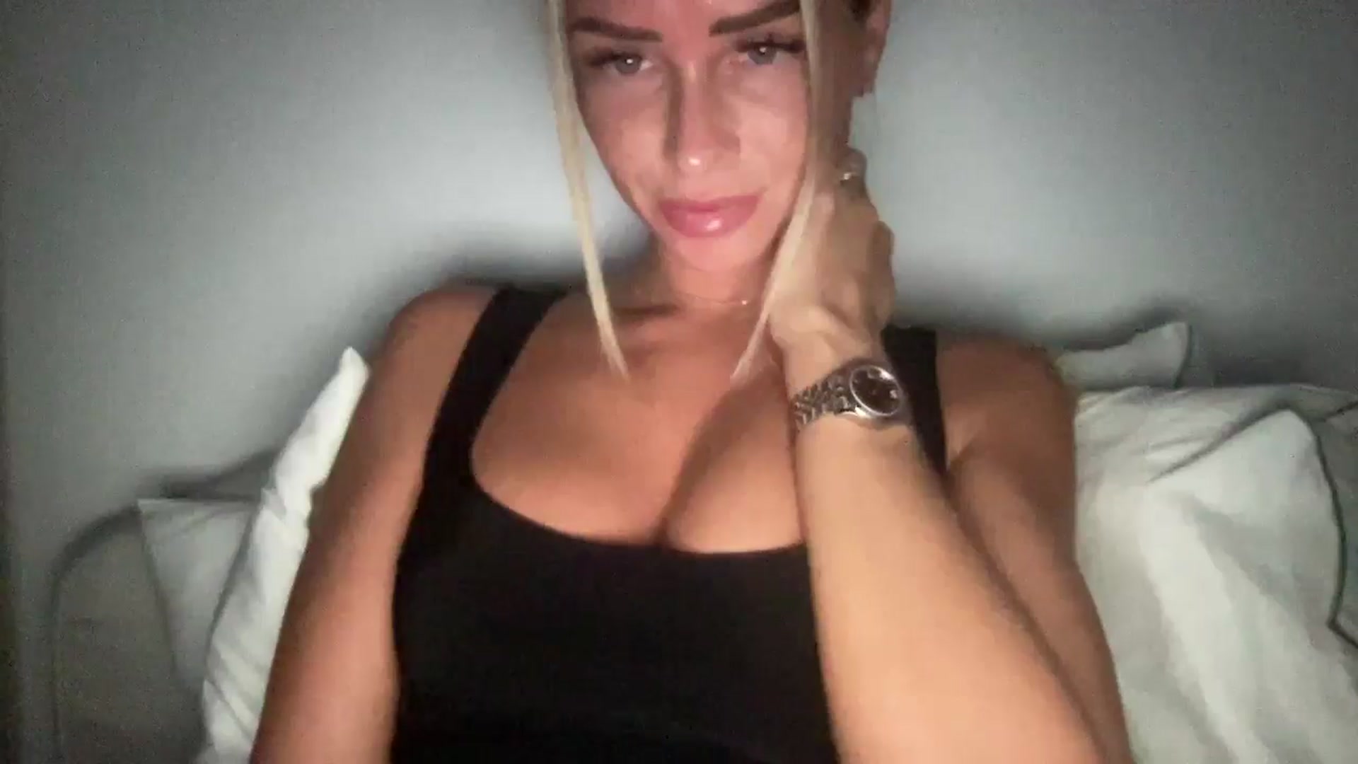 Gallery image thumbnail from Sophiaamay's myfreecams stream on, 10/15/2025, 22:26 image 19 of 20