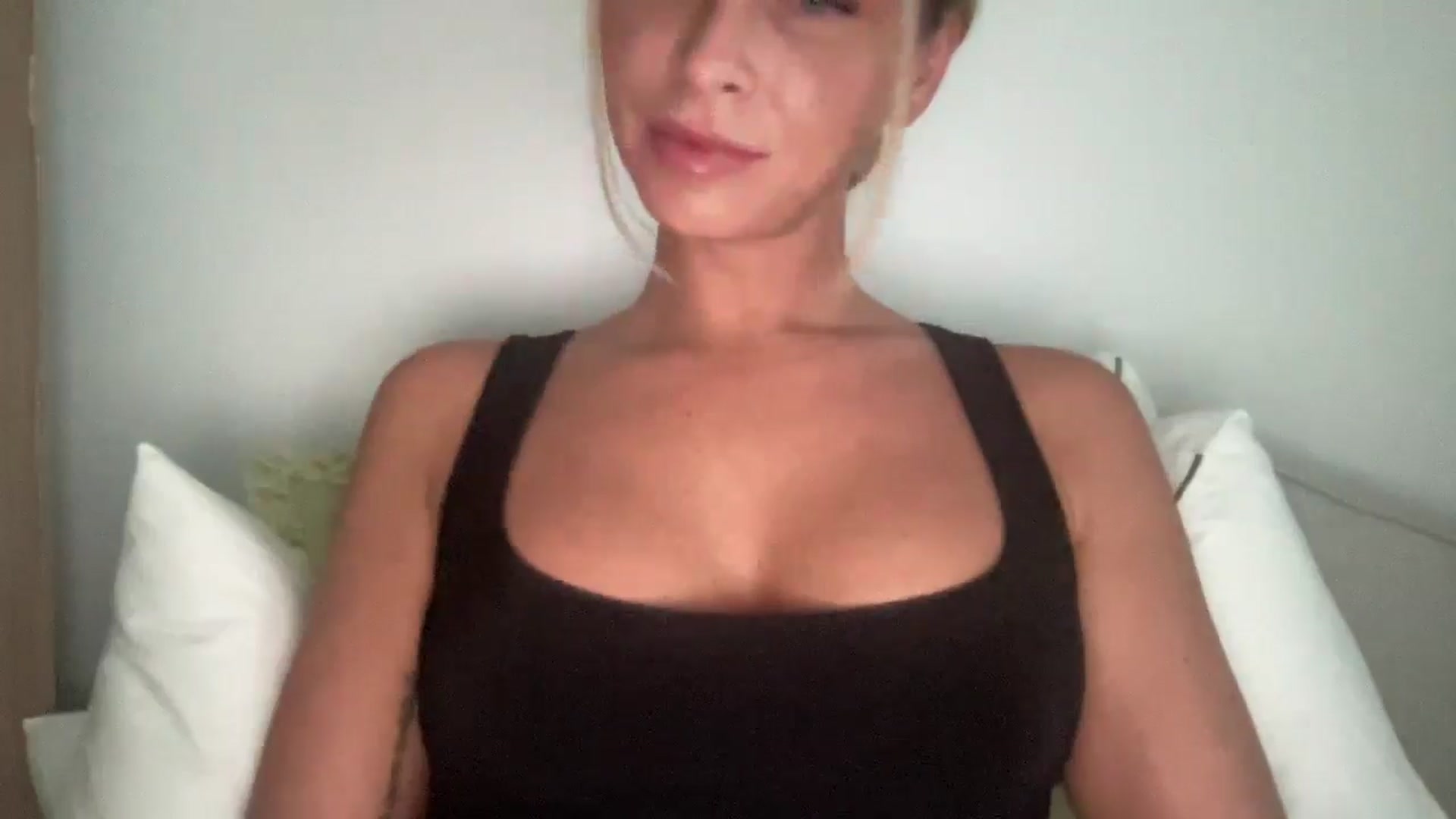 Gallery image thumbnail from Sophiaamay's myfreecams stream on, 10/16/2025, 13:13 image 15 of 20