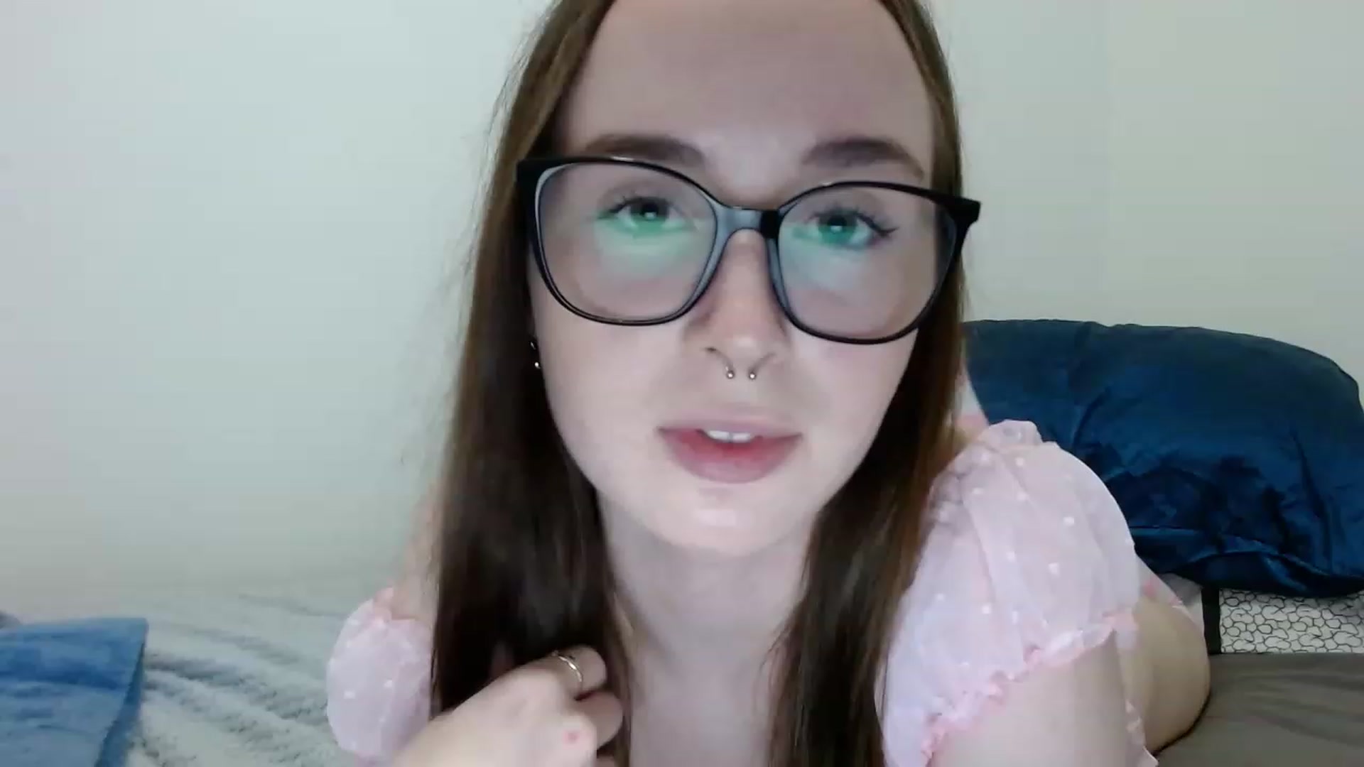 Gallery image thumbnail from Sophialove2's myfreecams stream on, 02/25/2023, 05:08 image 12 of 20