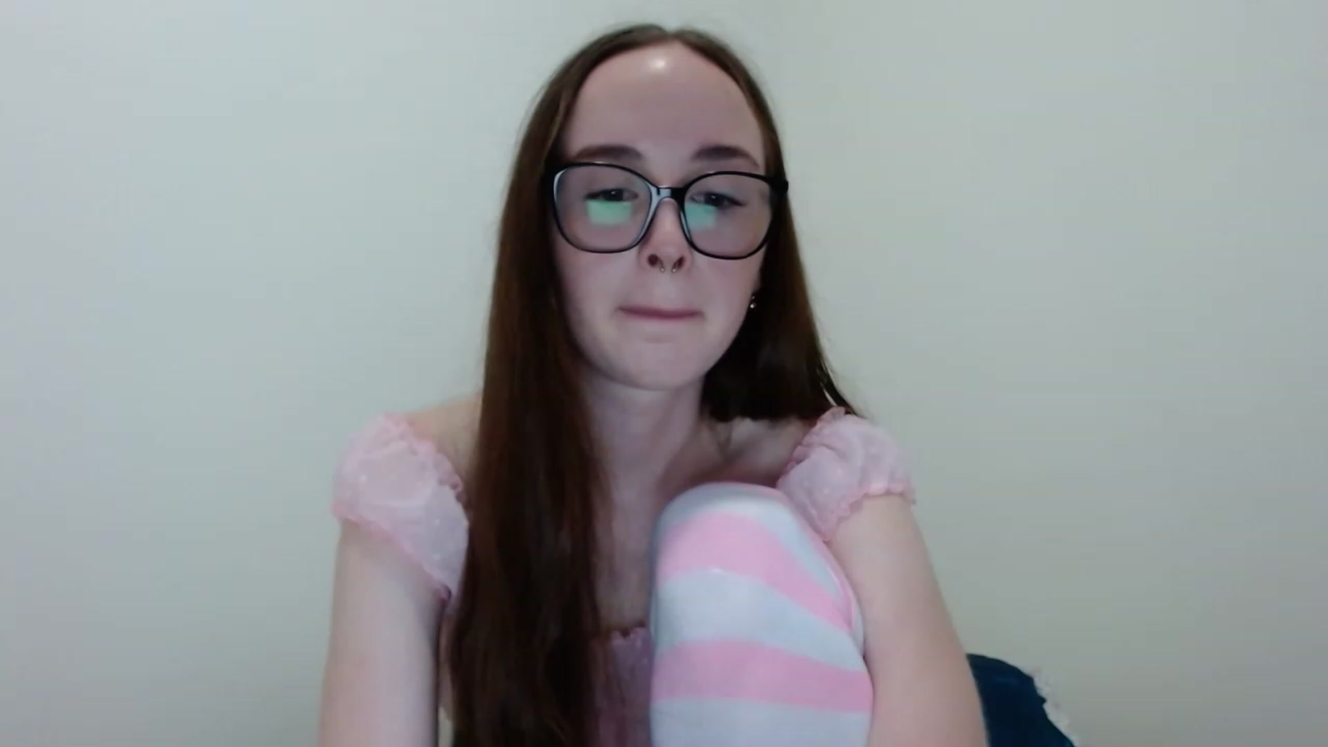 Gallery image thumbnail from Sophialove2's myfreecams stream on, 02/25/2023, 05:08 image 7 of 20