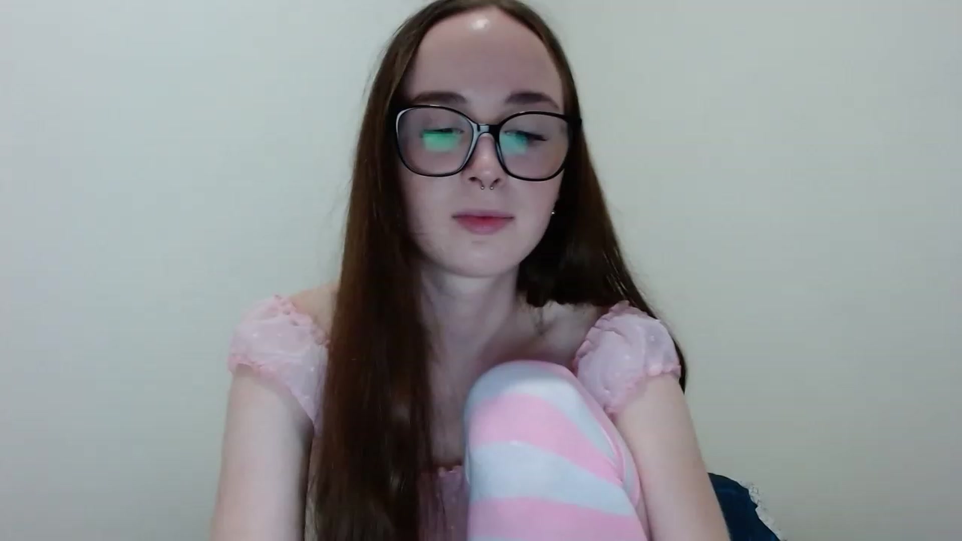 Gallery image thumbnail from Sophialove2's myfreecams stream on, 02/25/2023, 05:08 image 8 of 20