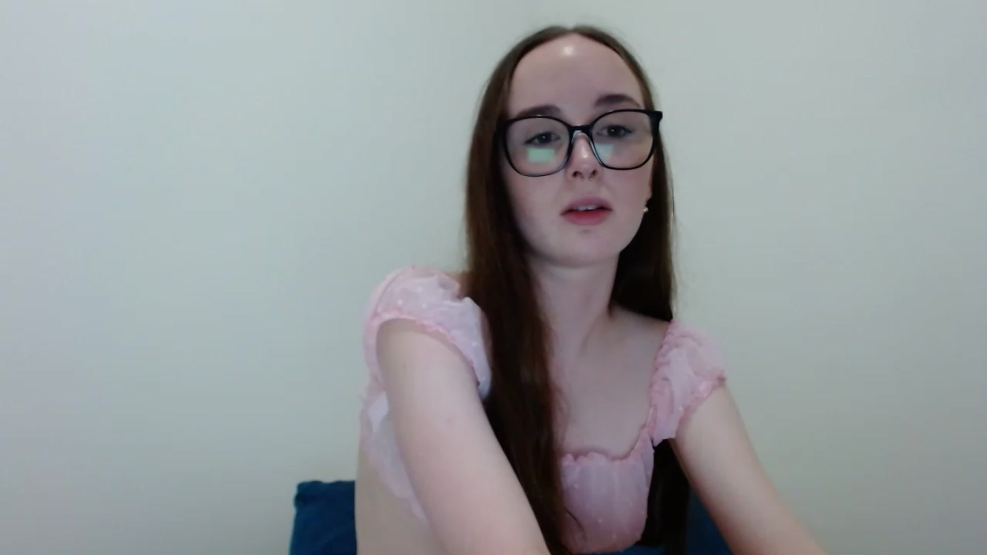 Gallery image thumbnail from Sophialove2's myfreecams stream on, 02/25/2023, 05:08 image 2 of 20
