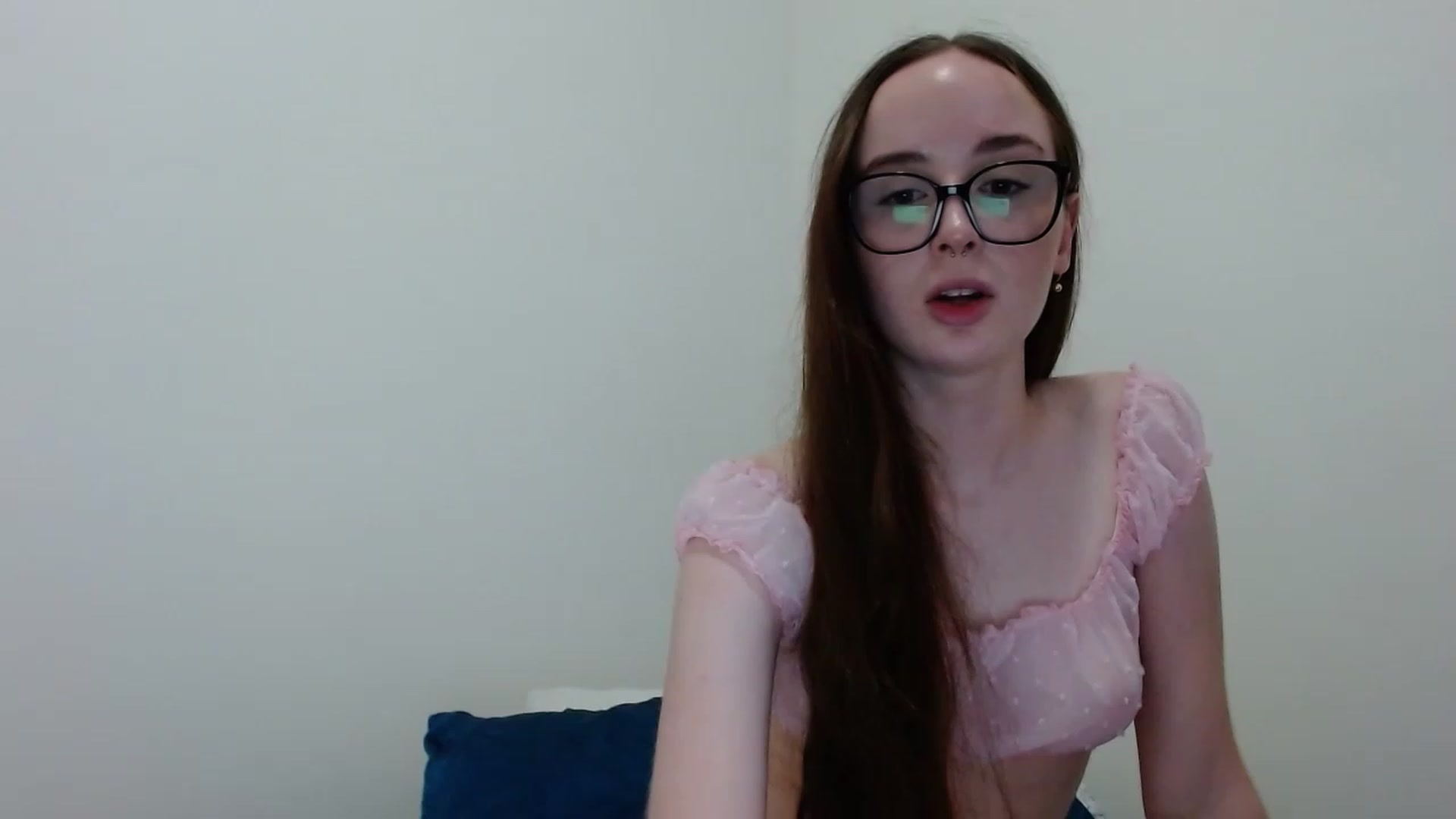 Gallery image thumbnail from Sophialove2's myfreecams stream on, 02/25/2023, 05:08 image 3 of 20