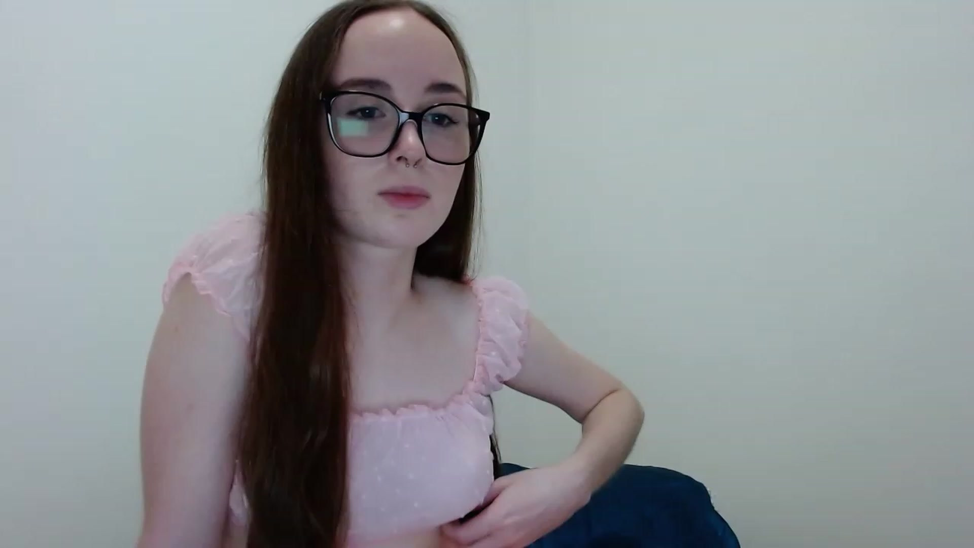 Gallery image thumbnail from Sophialove2's myfreecams stream on, 02/25/2023, 05:08 image 1 of 20