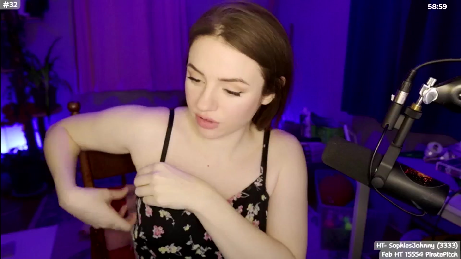 Gallery image thumbnail from SophieAmor's myfreecams stream on, 02/28/2026, 08:13 image 18 of 20
