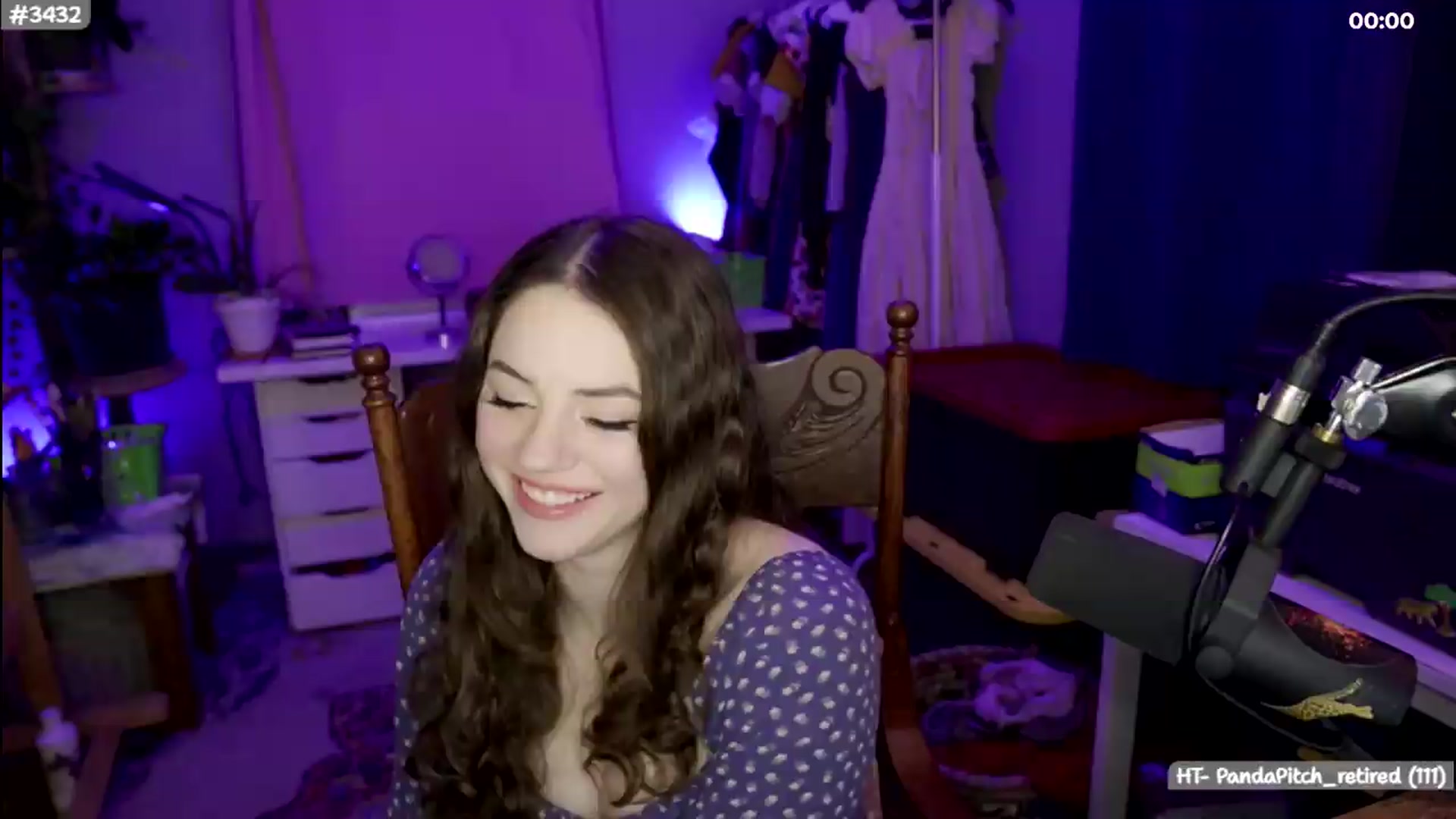 Gallery image thumbnail from SophieAmor's myfreecams stream on, 05/14/2026, 03:03 image 4 of 20