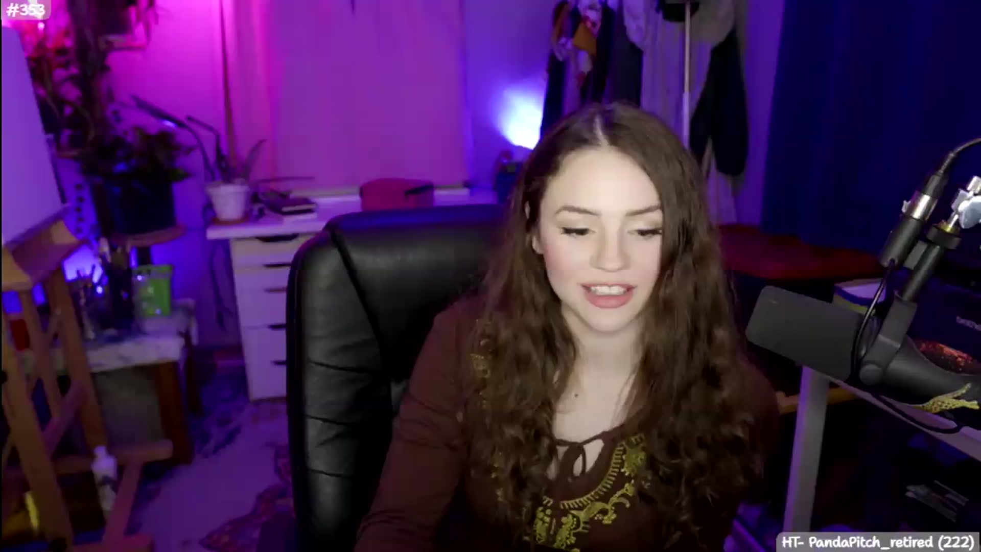 Gallery image thumbnail from SophieAmor's myfreecams stream on, 06/11/2026, 04:44 image 18 of 20