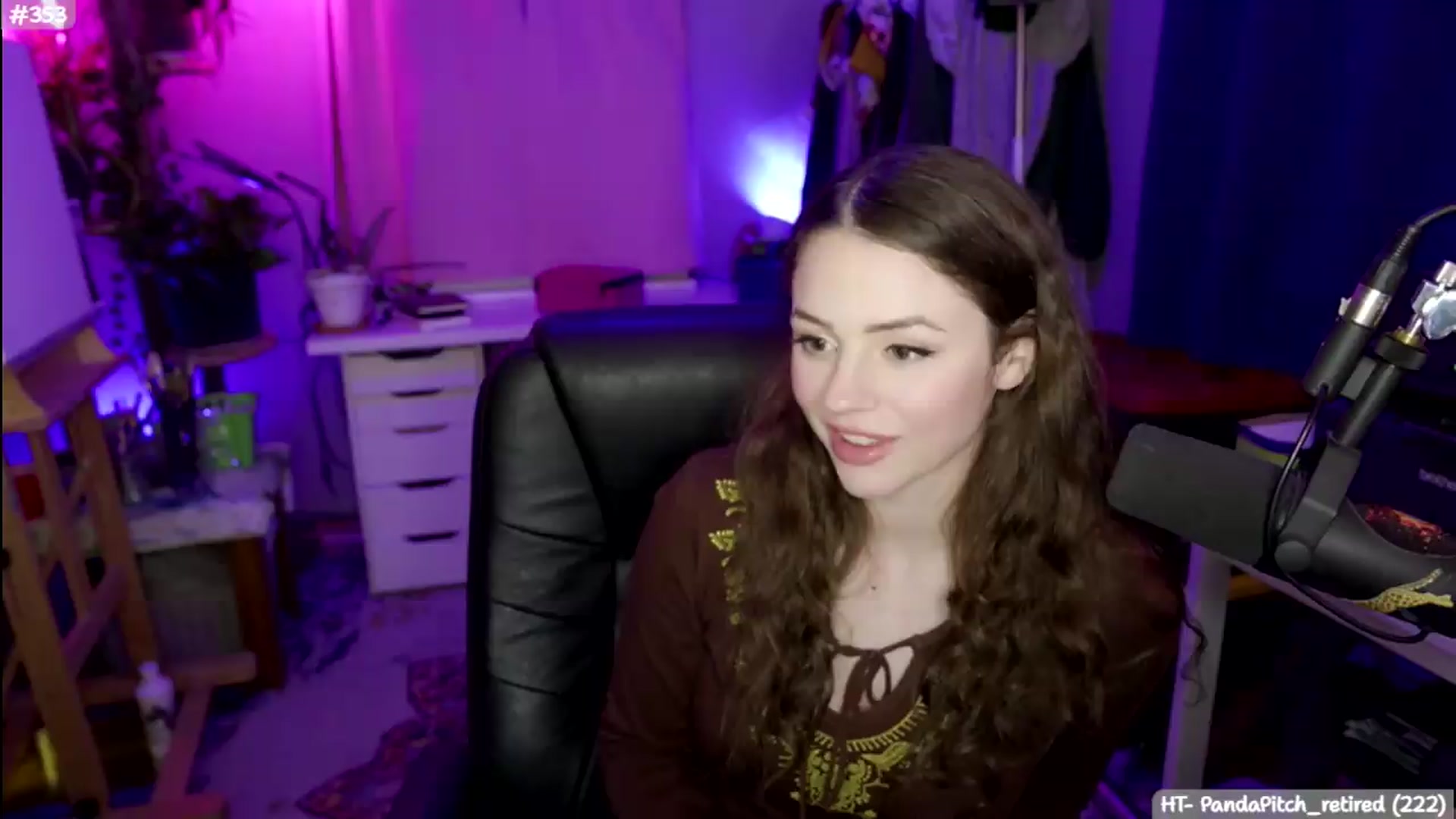 Gallery image thumbnail from SophieAmor's myfreecams stream on, 06/11/2026, 04:44 image 3 of 20
