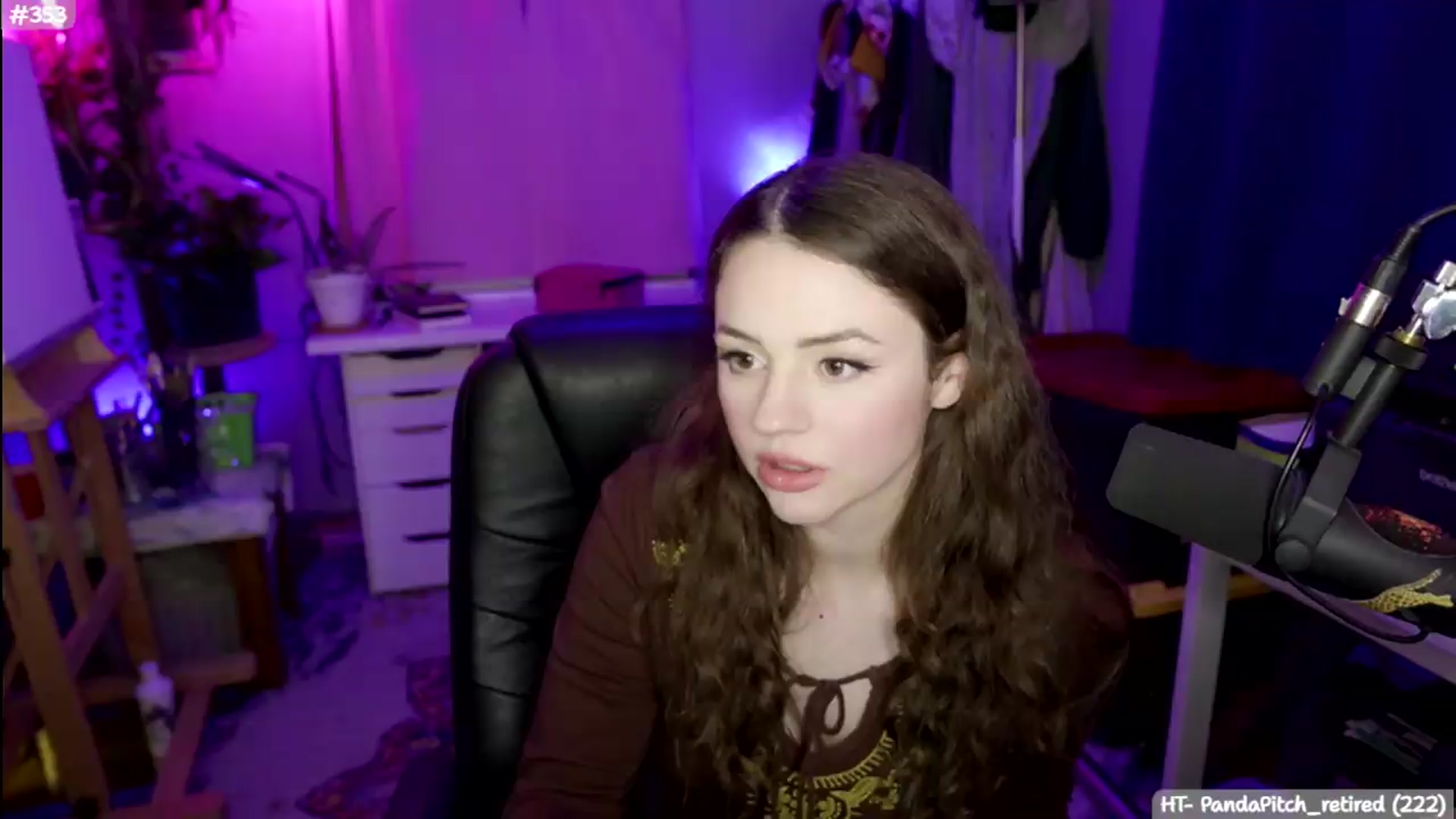 Gallery image thumbnail from SophieAmor's myfreecams stream on, 06/11/2026, 04:44 image 6 of 20