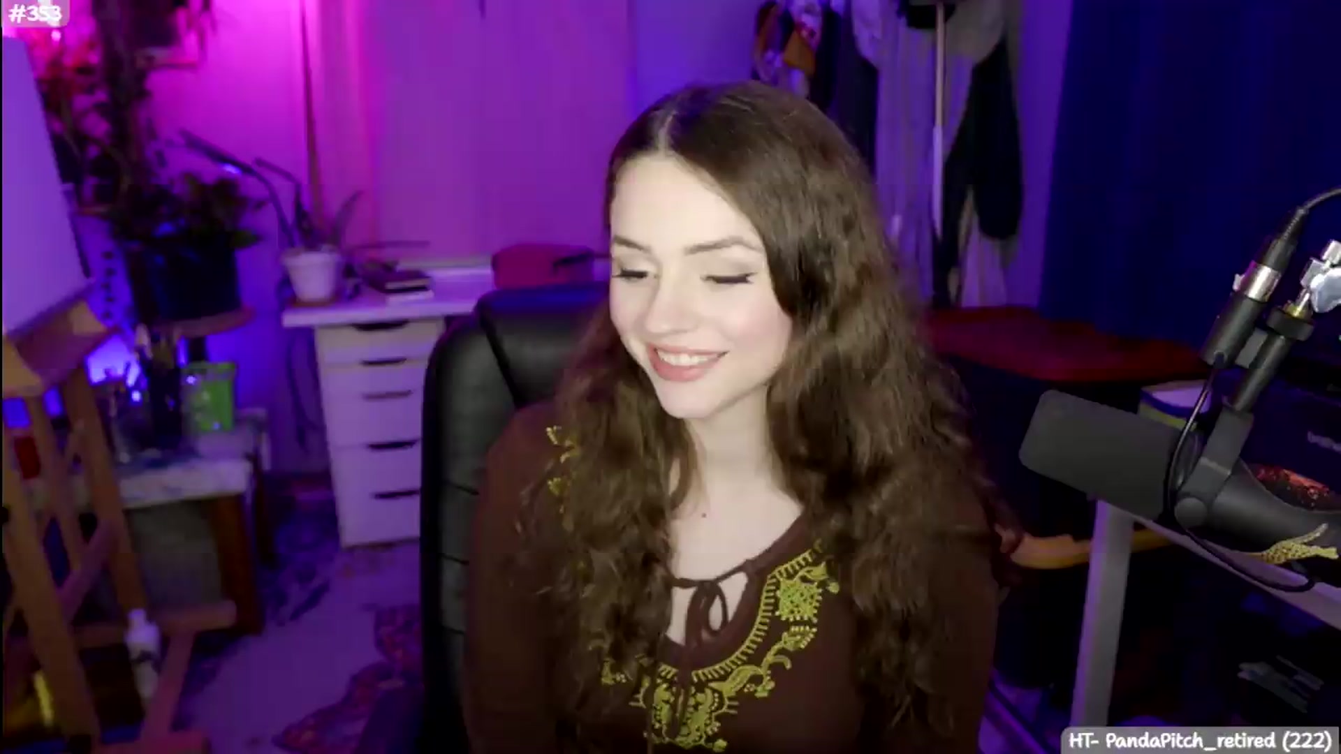 Gallery image thumbnail from SophieAmor's myfreecams stream on, 06/11/2026, 04:44 image 1 of 20