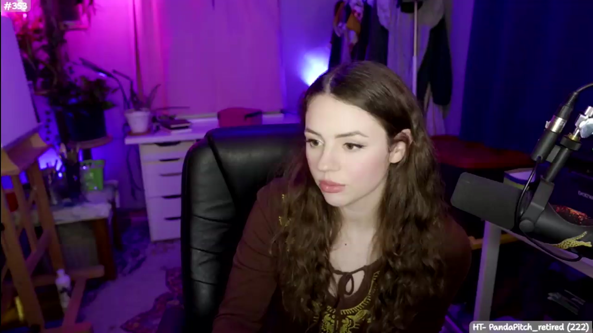 Gallery image thumbnail from SophieAmor's myfreecams stream on, 06/11/2026, 04:44 image 10 of 20