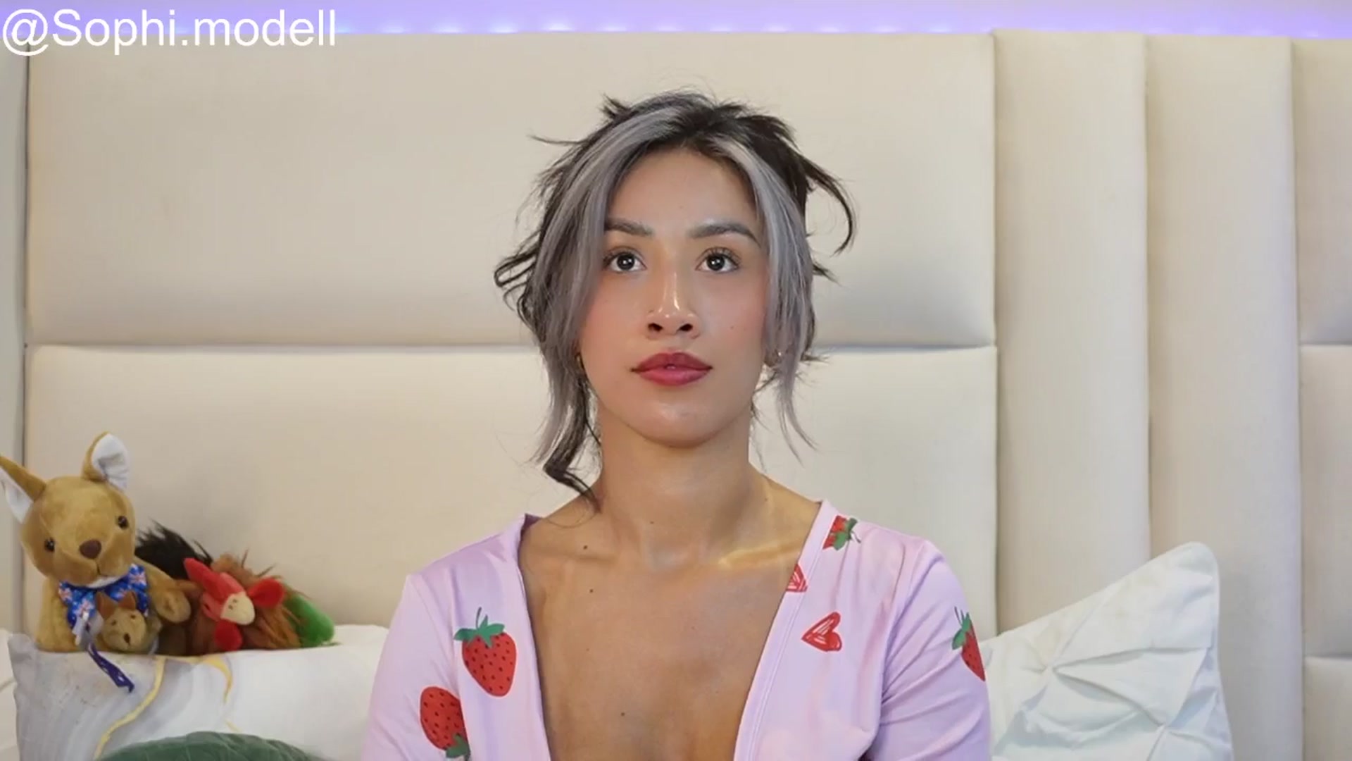 Gallery image thumbnail from SophieBecker's myfreecams stream on, 08/18/2025, 01:50 image 14 of 20