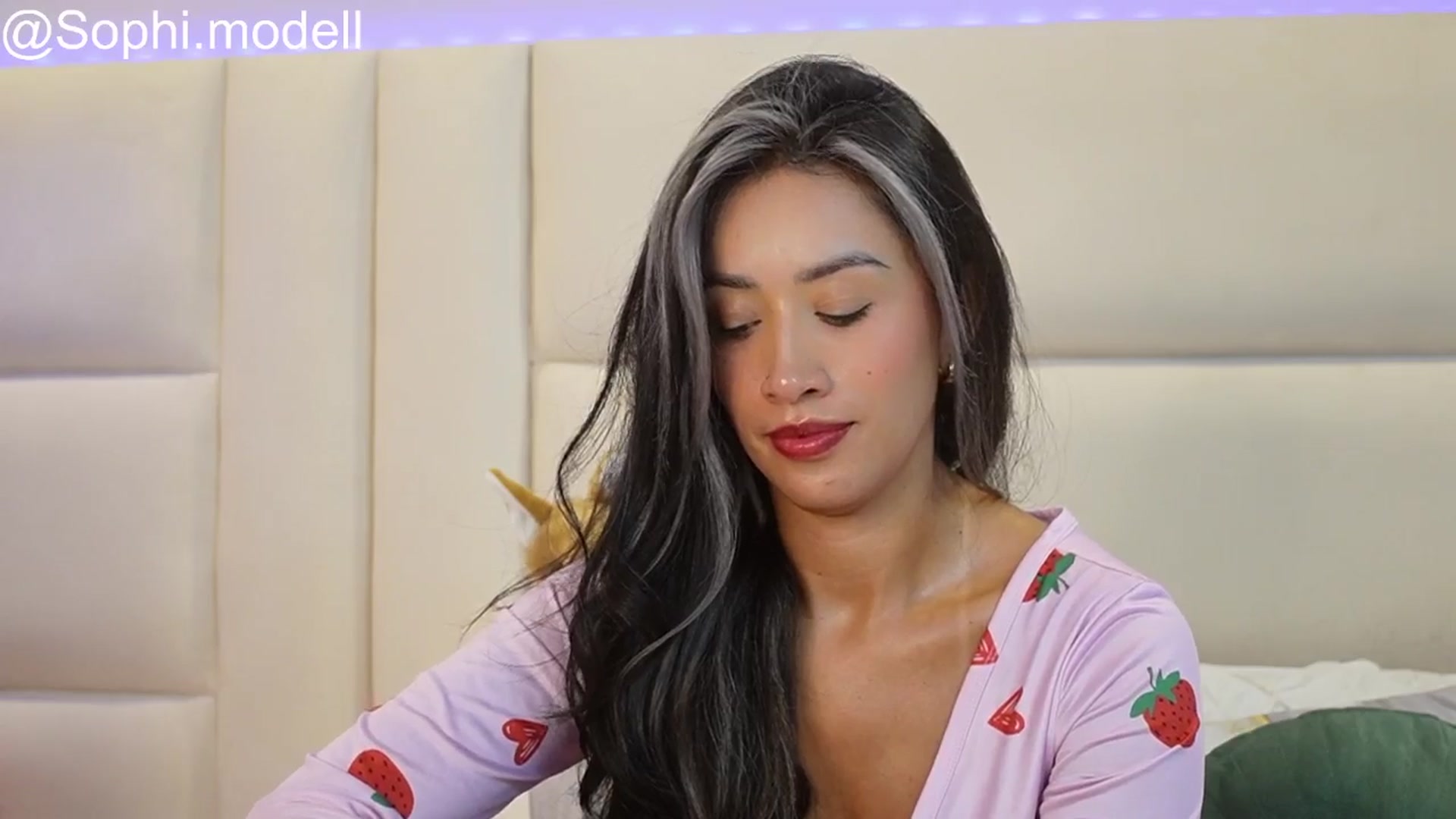 Gallery image thumbnail from SophieBecker's myfreecams stream on, 08/18/2025, 04:11 image 16 of 20