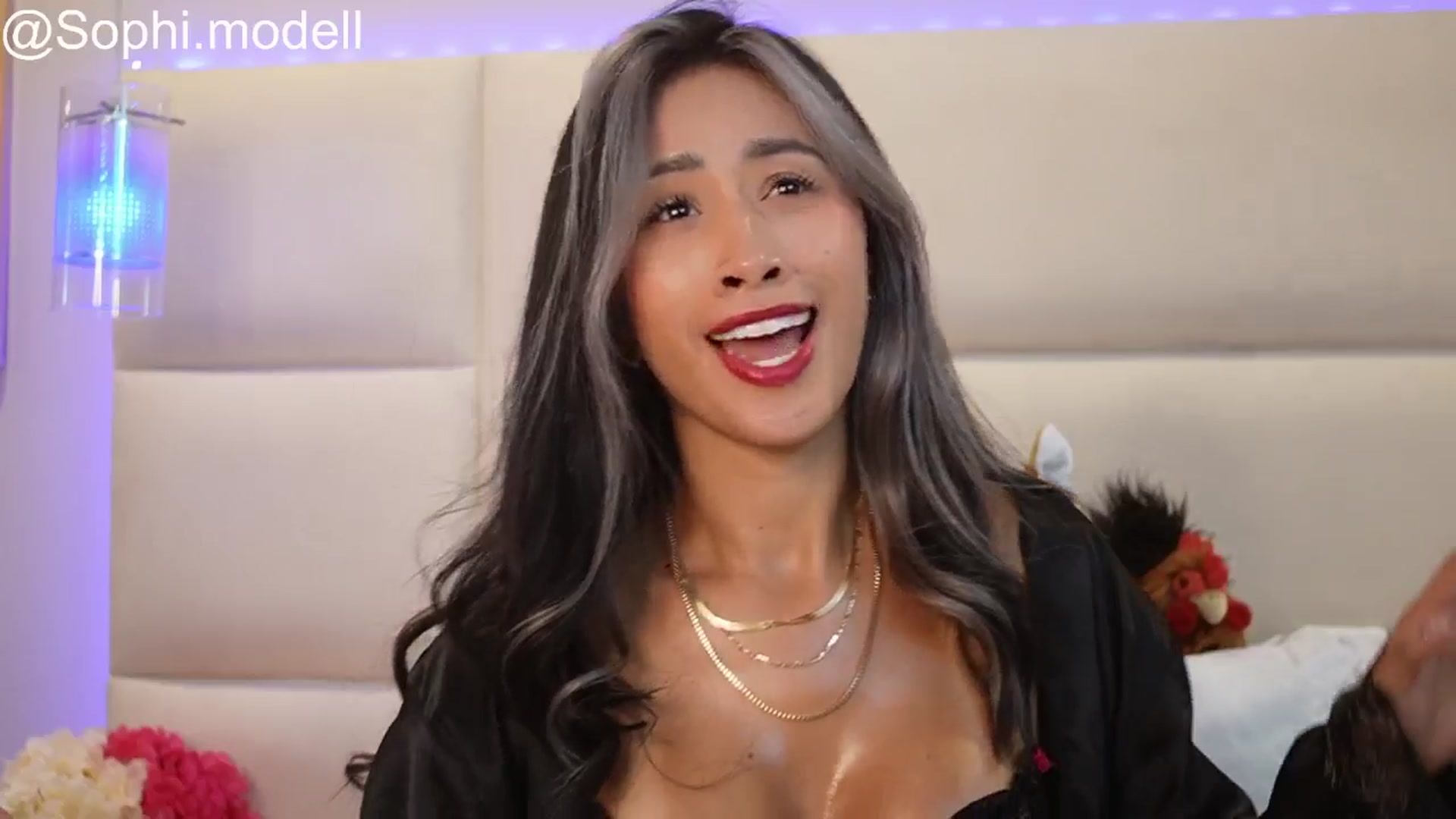 Gallery image thumbnail from SophieBecker's myfreecams stream on, 08/21/2025, 02:10 image 10 of 20
