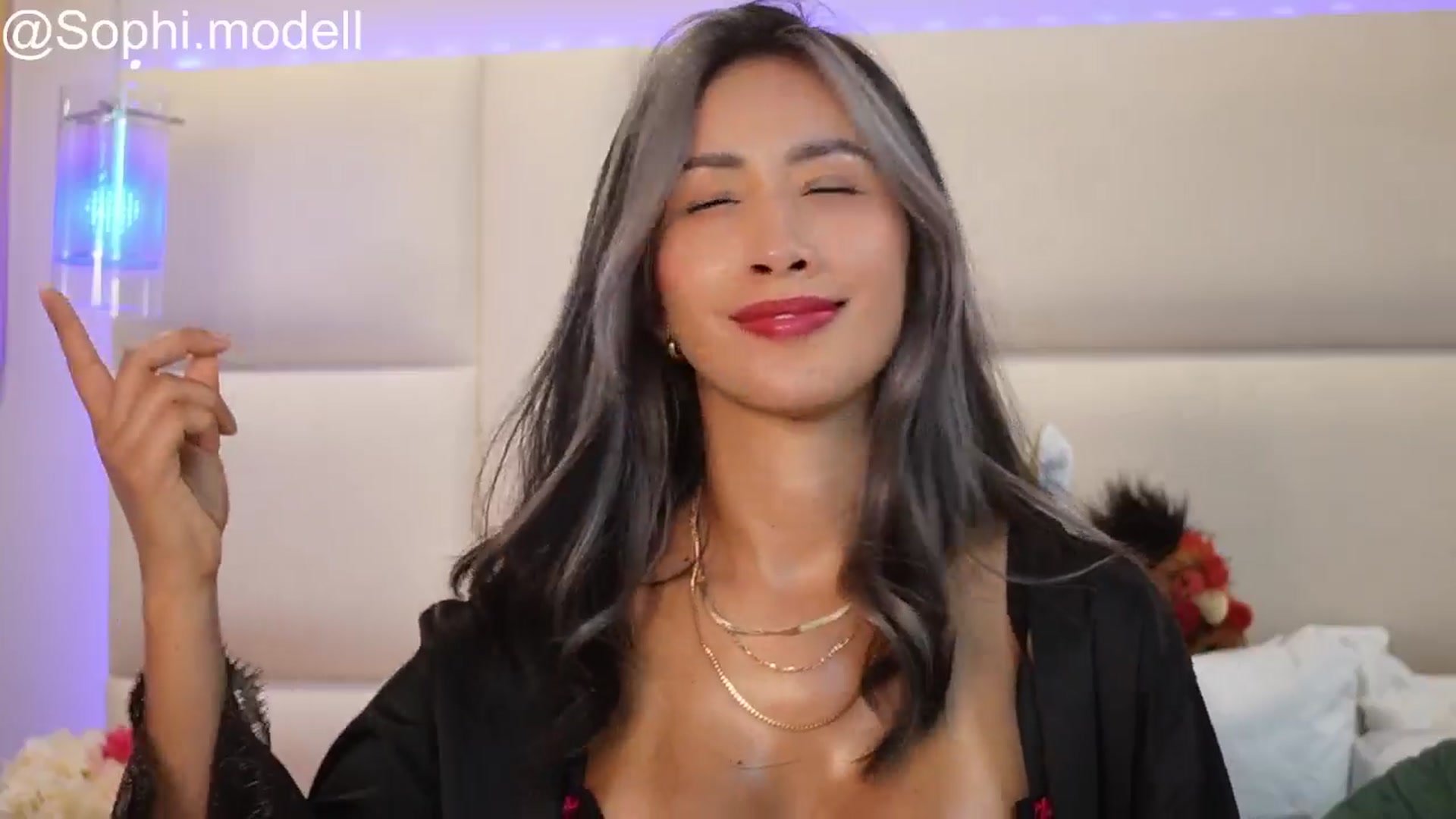 Gallery image thumbnail from SophieBecker's myfreecams stream on, 08/21/2025, 02:10 image 11 of 20