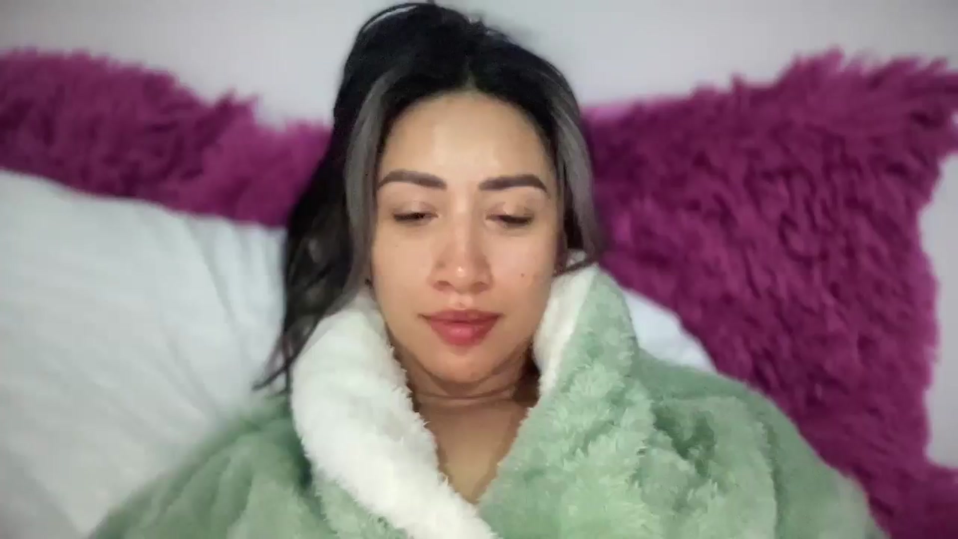 Gallery image thumbnail from SophieBecker's myfreecams stream on, 11/07/2025, 05:02 image 11 of 20