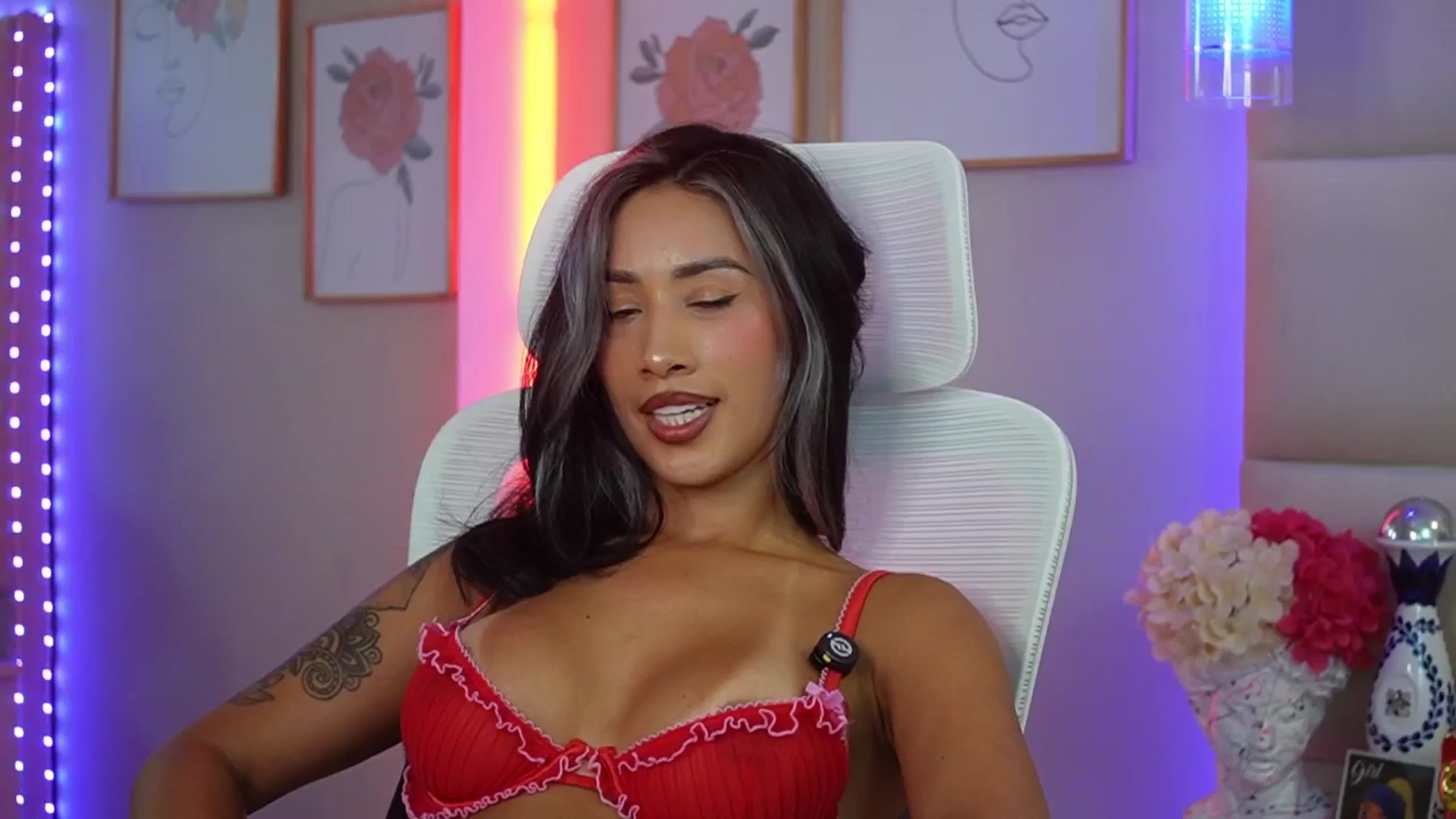 Gallery image thumbnail from SophieBecker's myfreecams stream on, 02/11/2026, 22:01 image 16 of 20