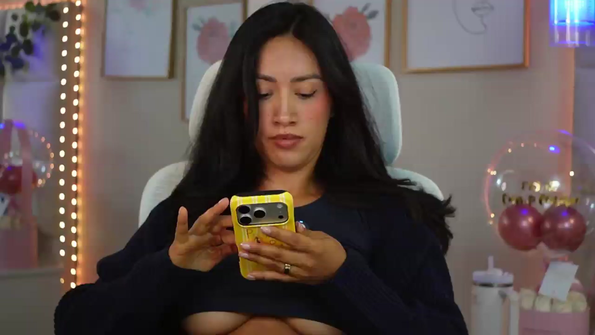 Gallery image thumbnail from SophieBecker's myfreecams stream on, 07/30/2026, 01:17 image 1 of 20