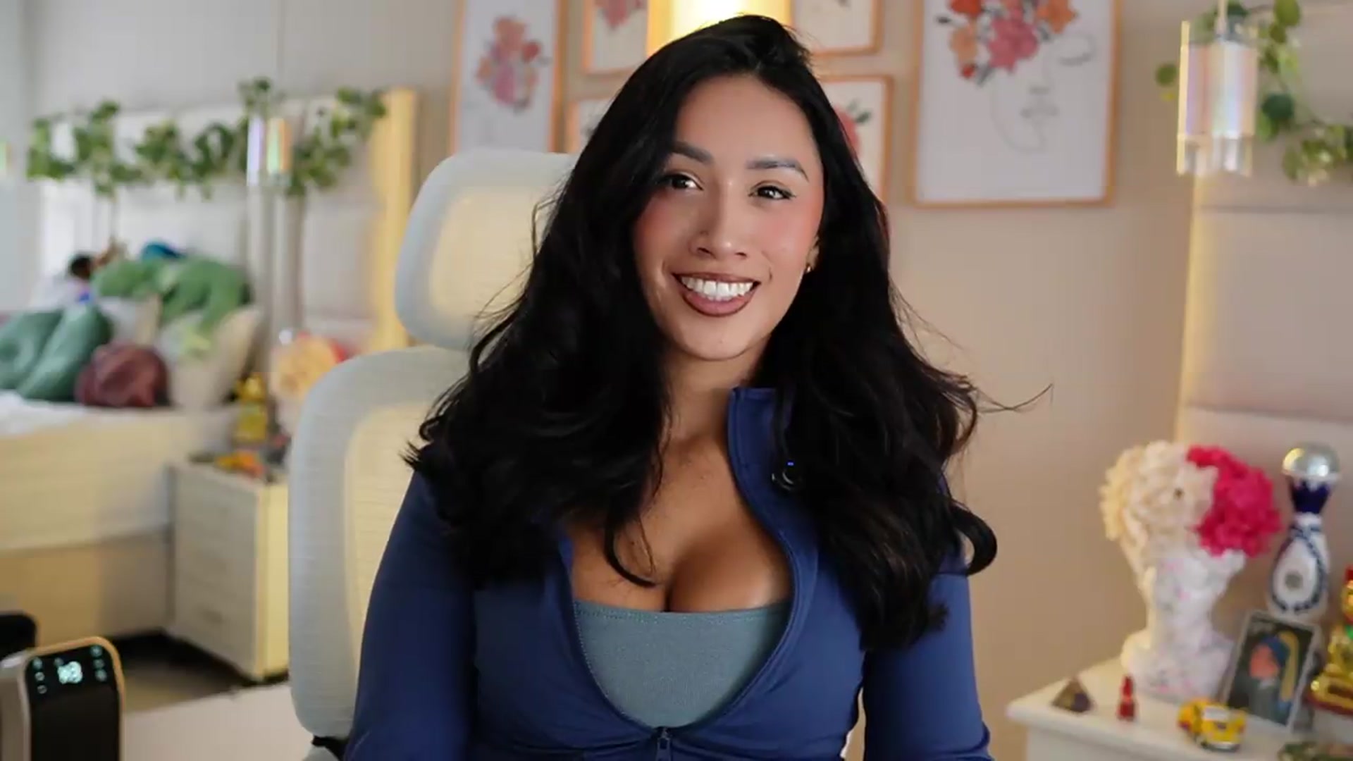 Gallery image thumbnail from SophieBecker's myfreecams stream on, 08/04/2026, 23:16 image 3 of 20