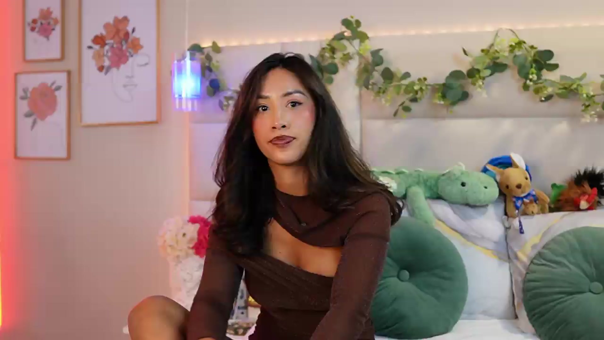 Gallery image thumbnail from SophieBecker's myfreecams stream on, 08/17/2026, 24:19 image 16 of 20