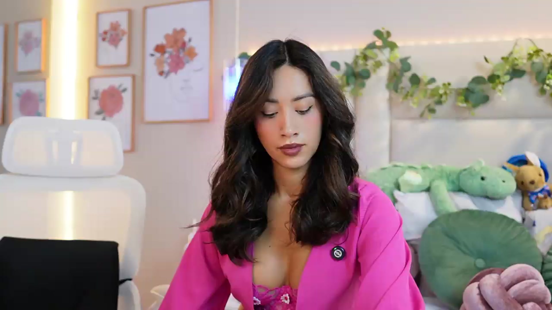 Gallery image thumbnail from SophieBecker's myfreecams stream on, 08/22/2026, 24:59 image 11 of 20
