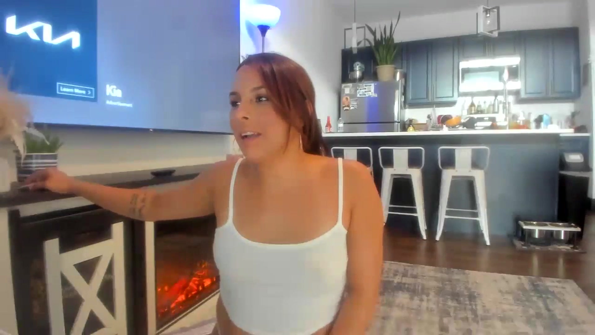 Gallery image thumbnail from SophieBenz's myfreecams stream on, 08/03/2023, 15:04 image 5 of 20