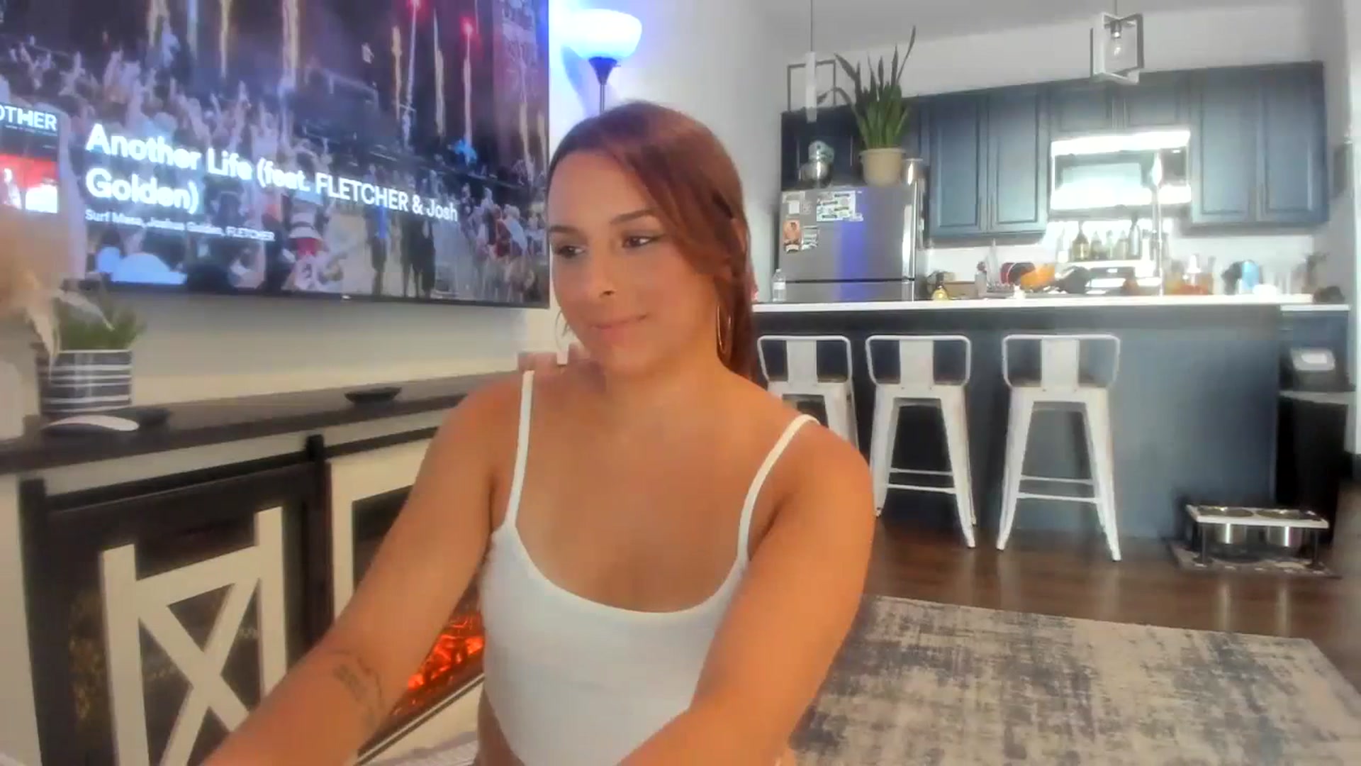 Gallery image thumbnail from SophieBenz's myfreecams stream on, 08/03/2023, 15:04 image 2 of 20