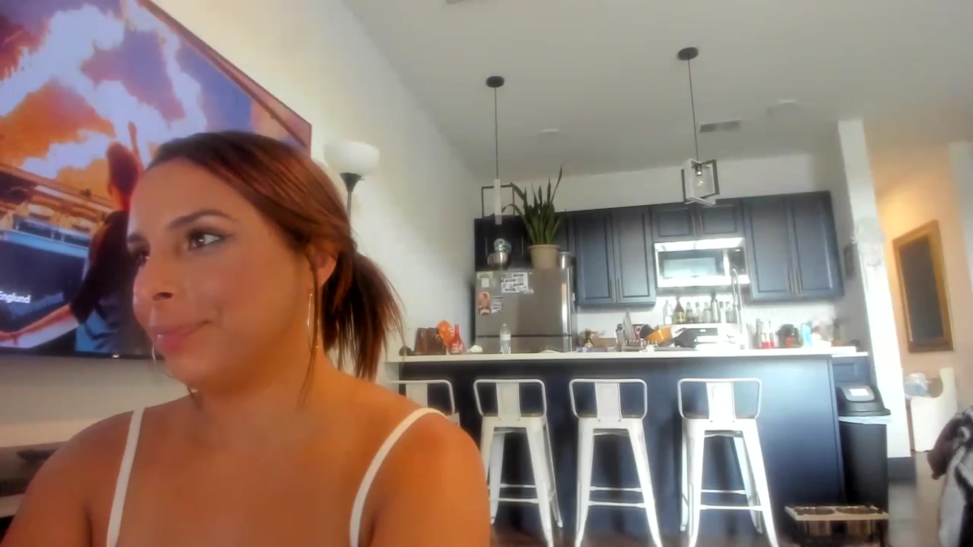 Gallery image thumbnail from SophieBenz's myfreecams stream on, 08/03/2023, 19:23 image 6 of 20