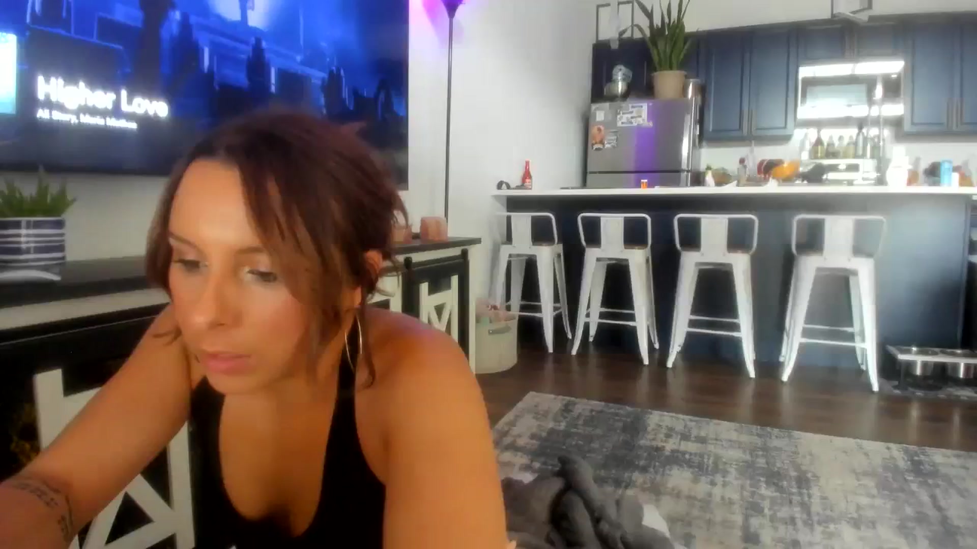 Gallery image thumbnail from SophieBenz's myfreecams stream on, 08/04/2023, 17:09 image 9 of 20