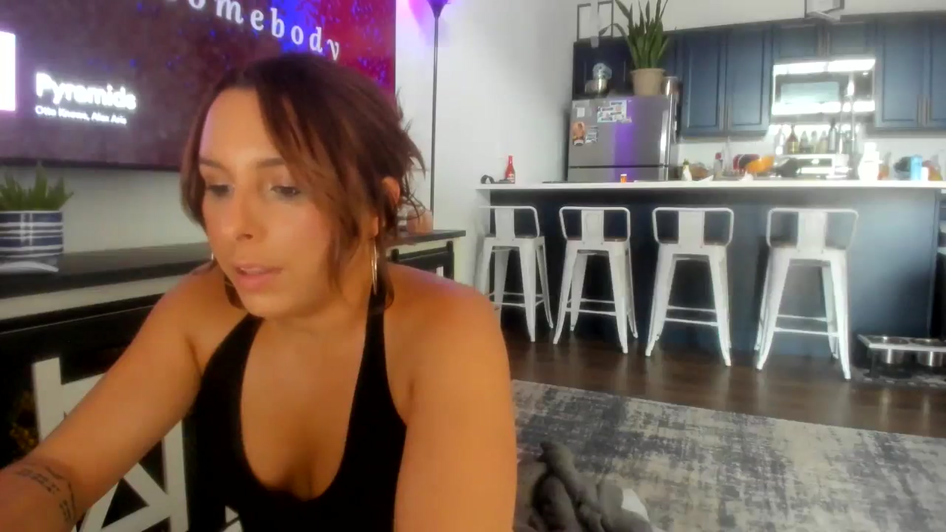 Gallery image thumbnail from SophieBenz's myfreecams stream on, 08/04/2023, 17:09 image 7 of 20