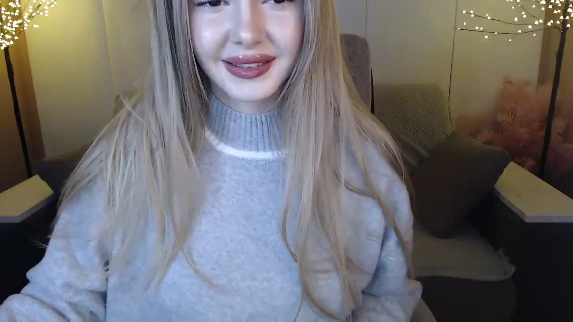 Gallery image thumbnail from SophieKing's myfreecams stream on, 01/05/2025, 09:38 image 2 of 20