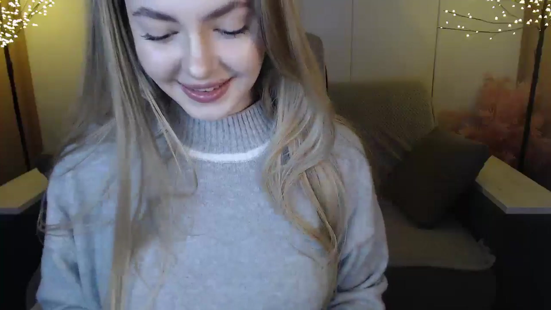 Gallery image thumbnail from SophieKing's myfreecams stream on, 01/05/2025, 09:38 image 12 of 20