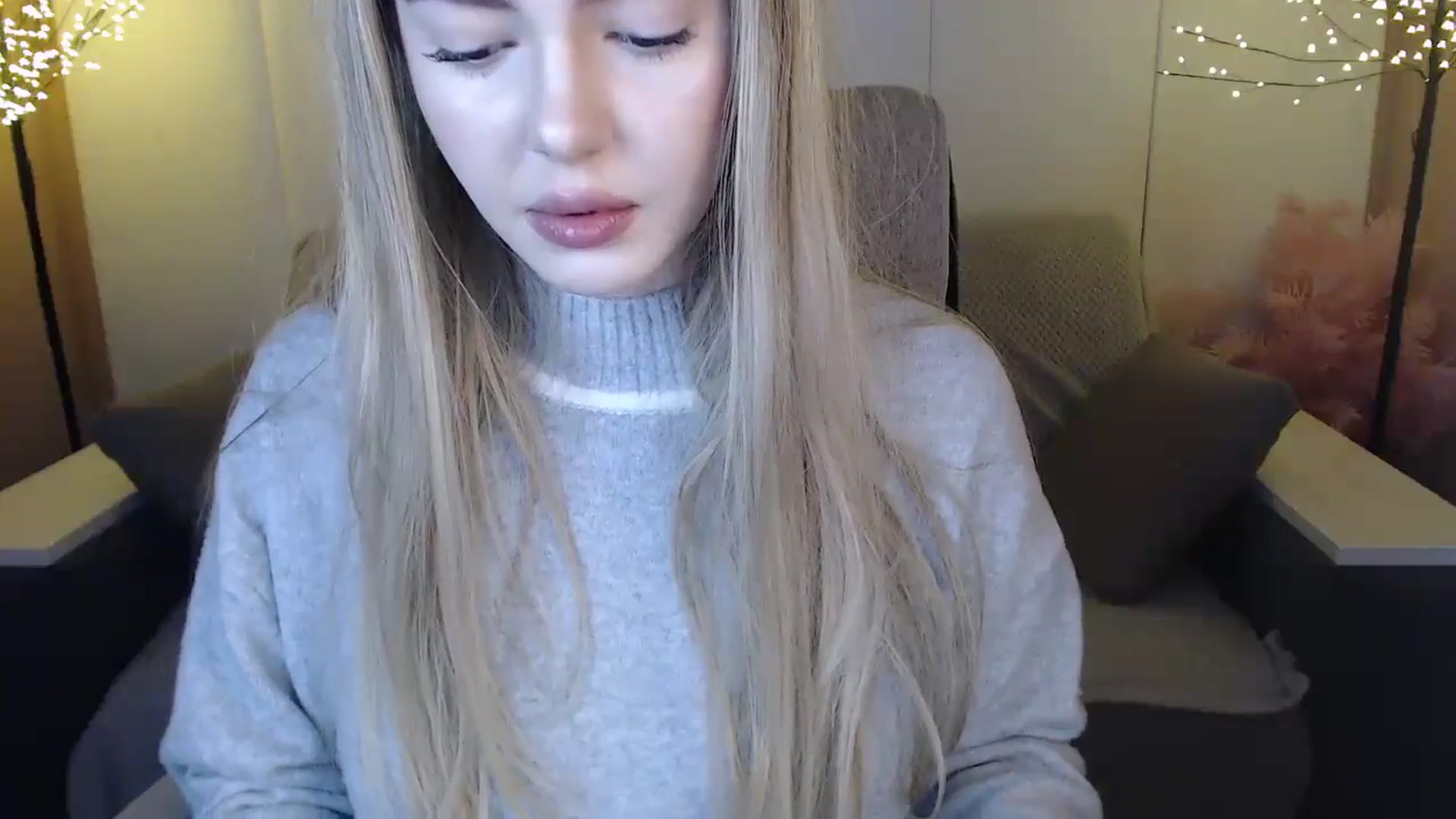 Gallery image thumbnail from SophieKing's myfreecams stream on, 01/05/2025, 09:38 image 16 of 20