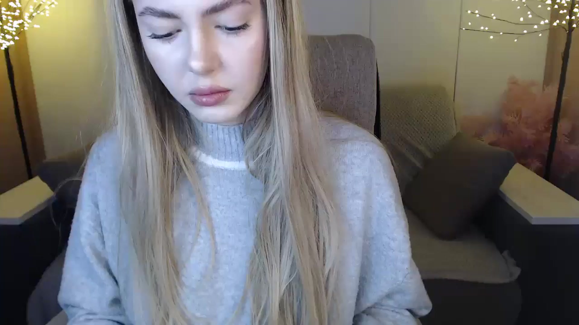Gallery image thumbnail from SophieKing's myfreecams stream on, 01/05/2025, 09:38 image 18 of 20
